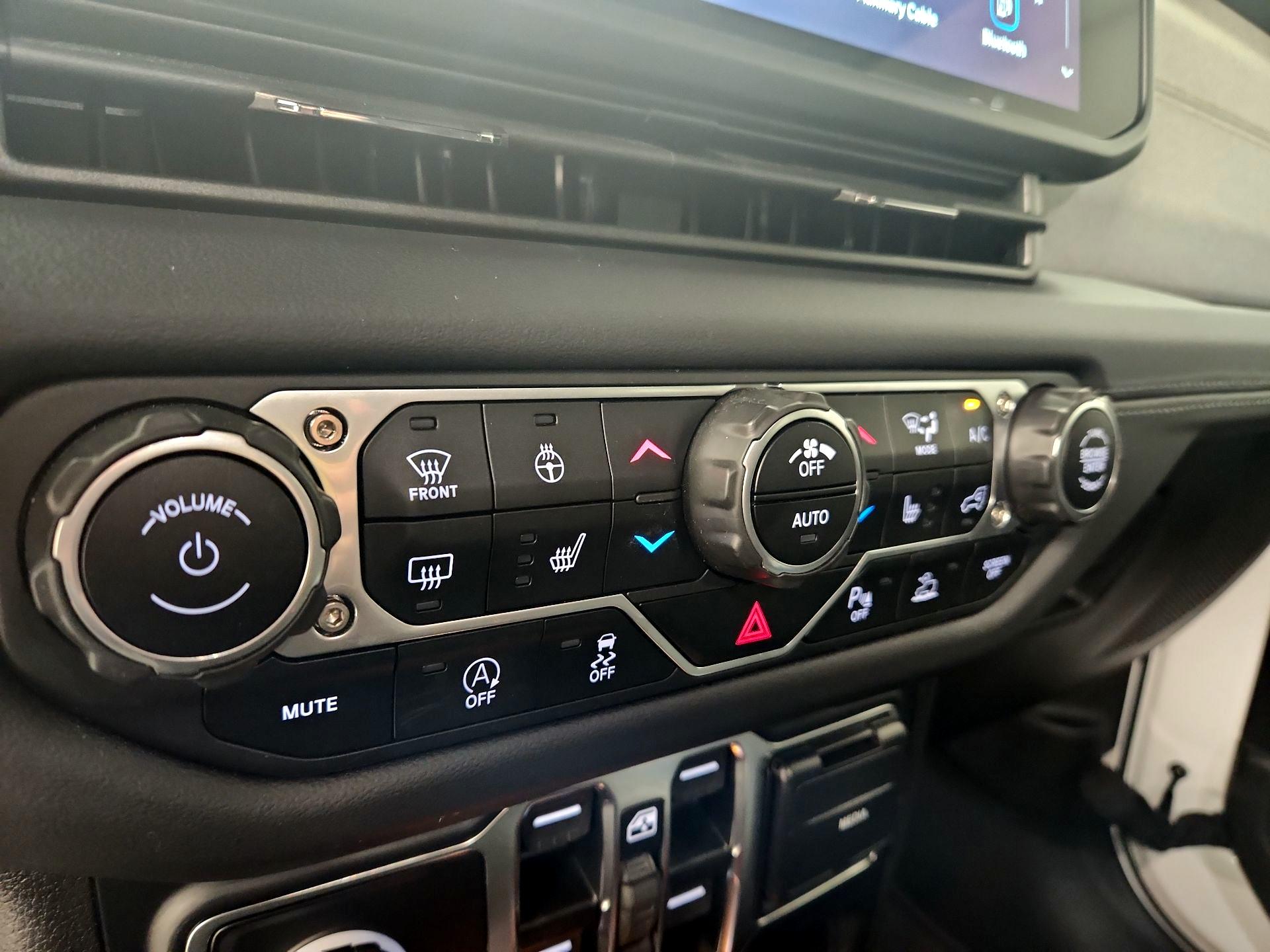 Thumbnail: 2024 Jeep Wrangler - 14
