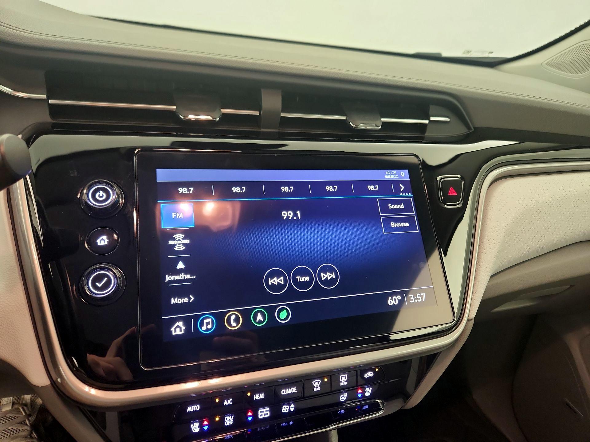 Thumbnail: 2022 Chevrolet Bolt EUV - 16