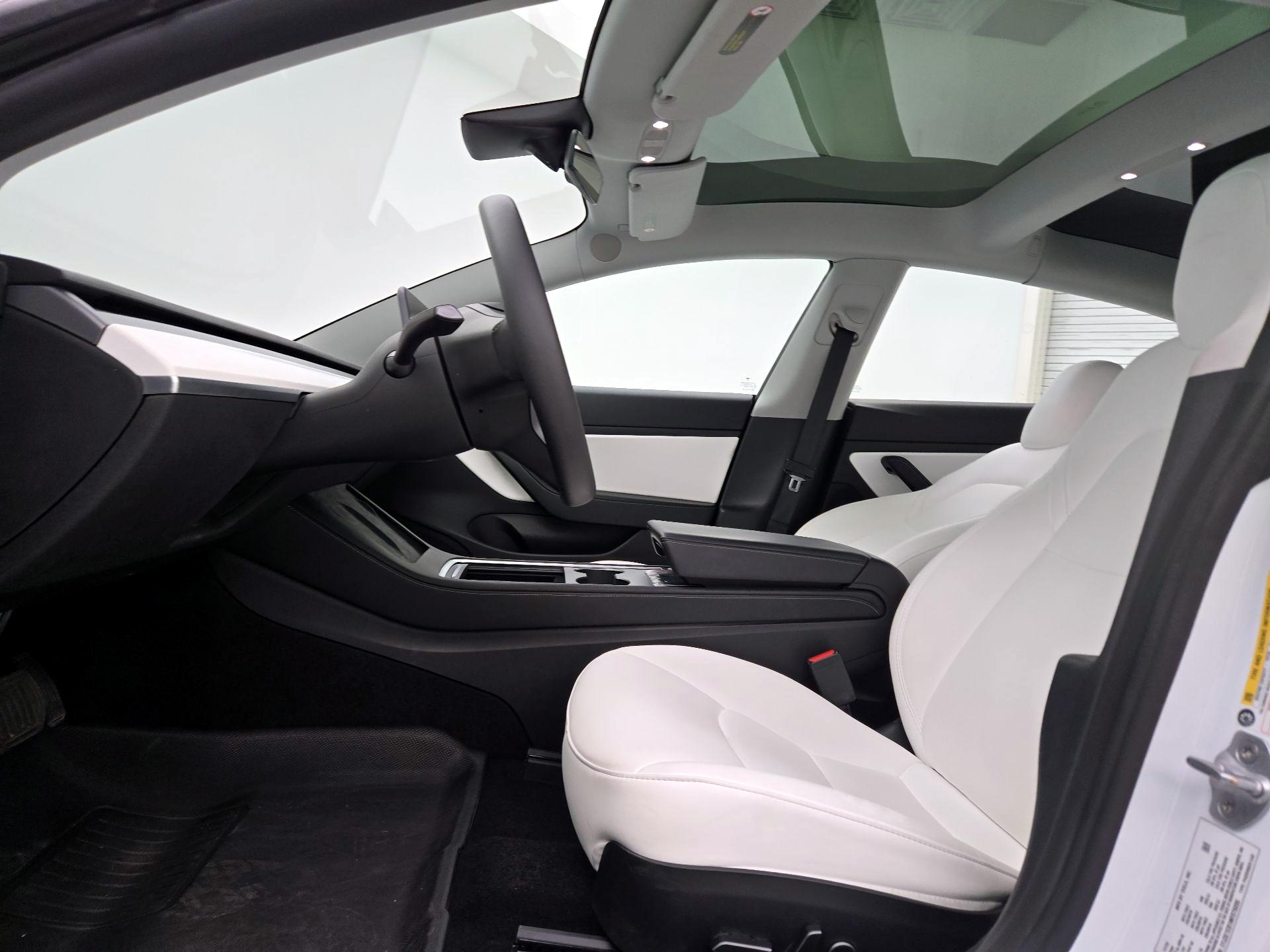 Thumbnail: 2021 Tesla Model 3 - 11