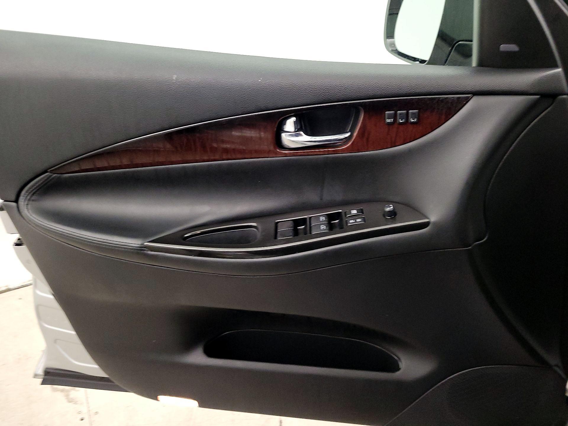 Thumbnail: 2016 INFINITI QX50 - 12