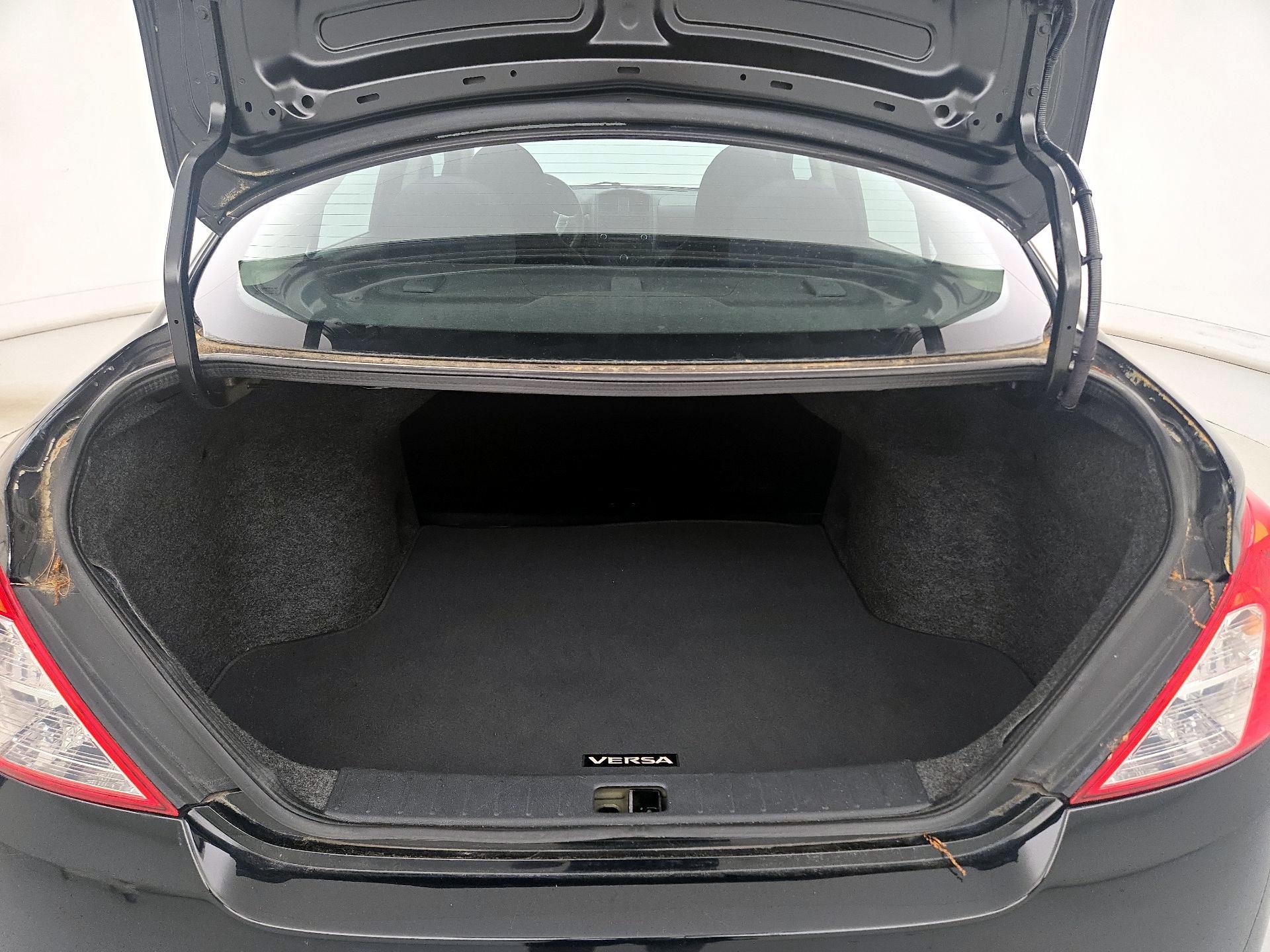 Thumbnail: 2015 Nissan Versa - 18