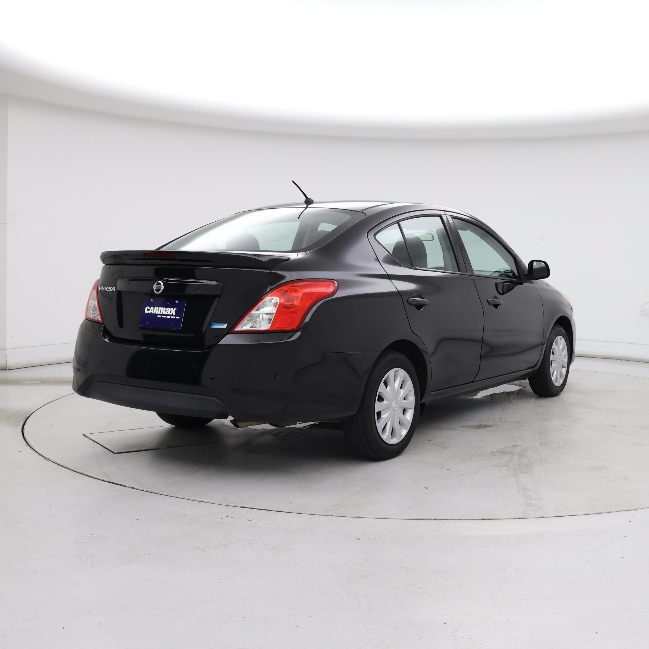 Thumbnail: 2015 Nissan Versa - 8