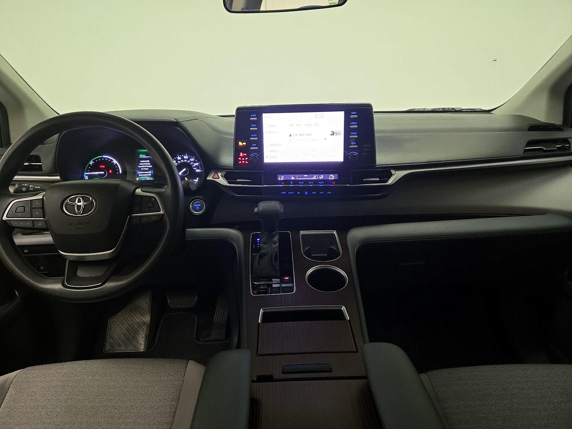 Thumbnail: 2021 Toyota Sienna - 9
