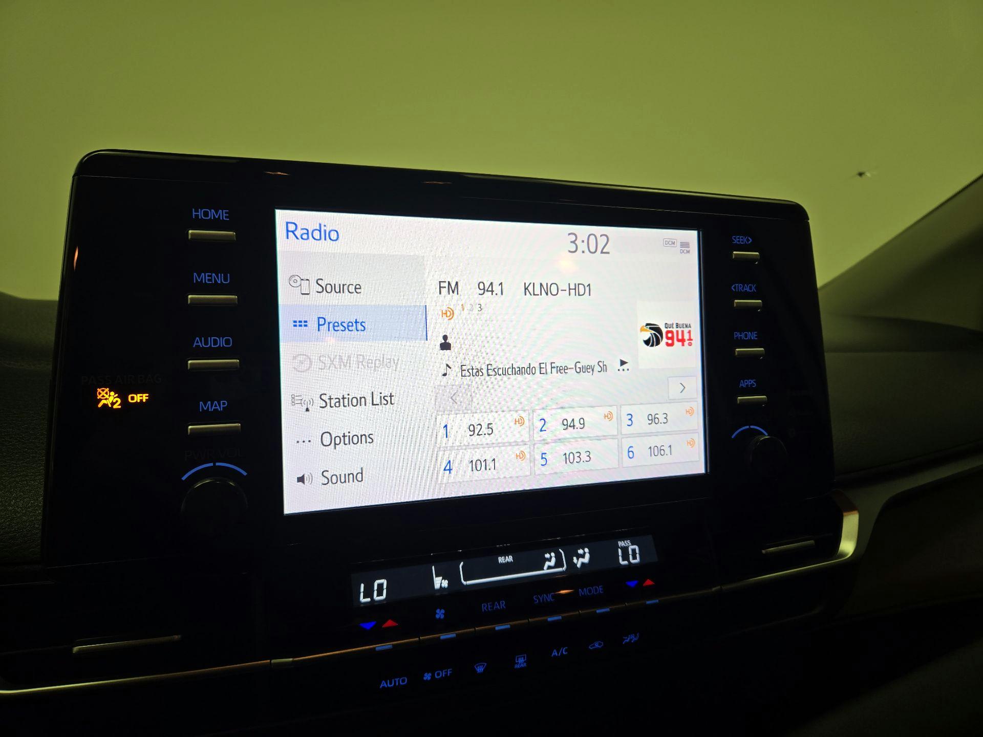 Thumbnail: 2021 Toyota Sienna - 15