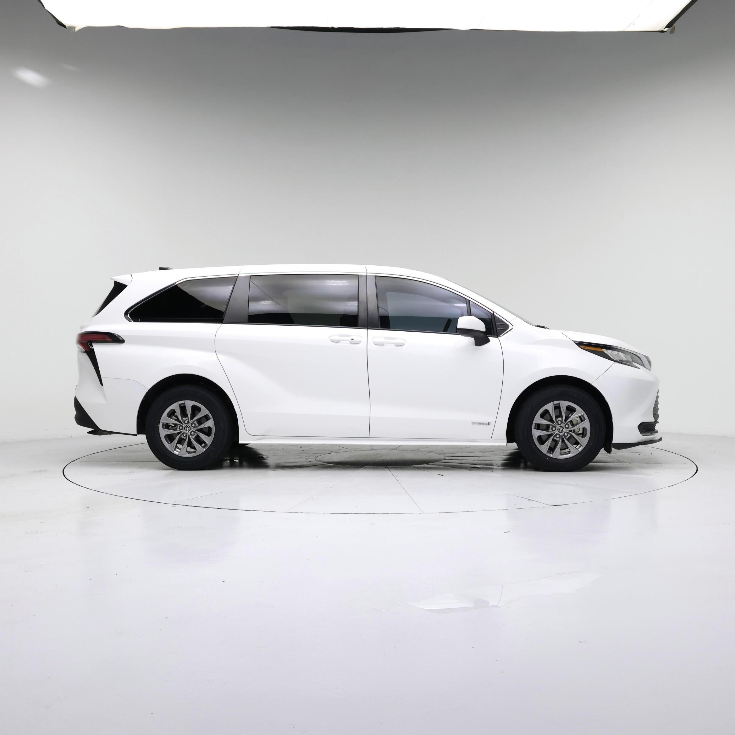 Thumbnail: 2021 Toyota Sienna - 7