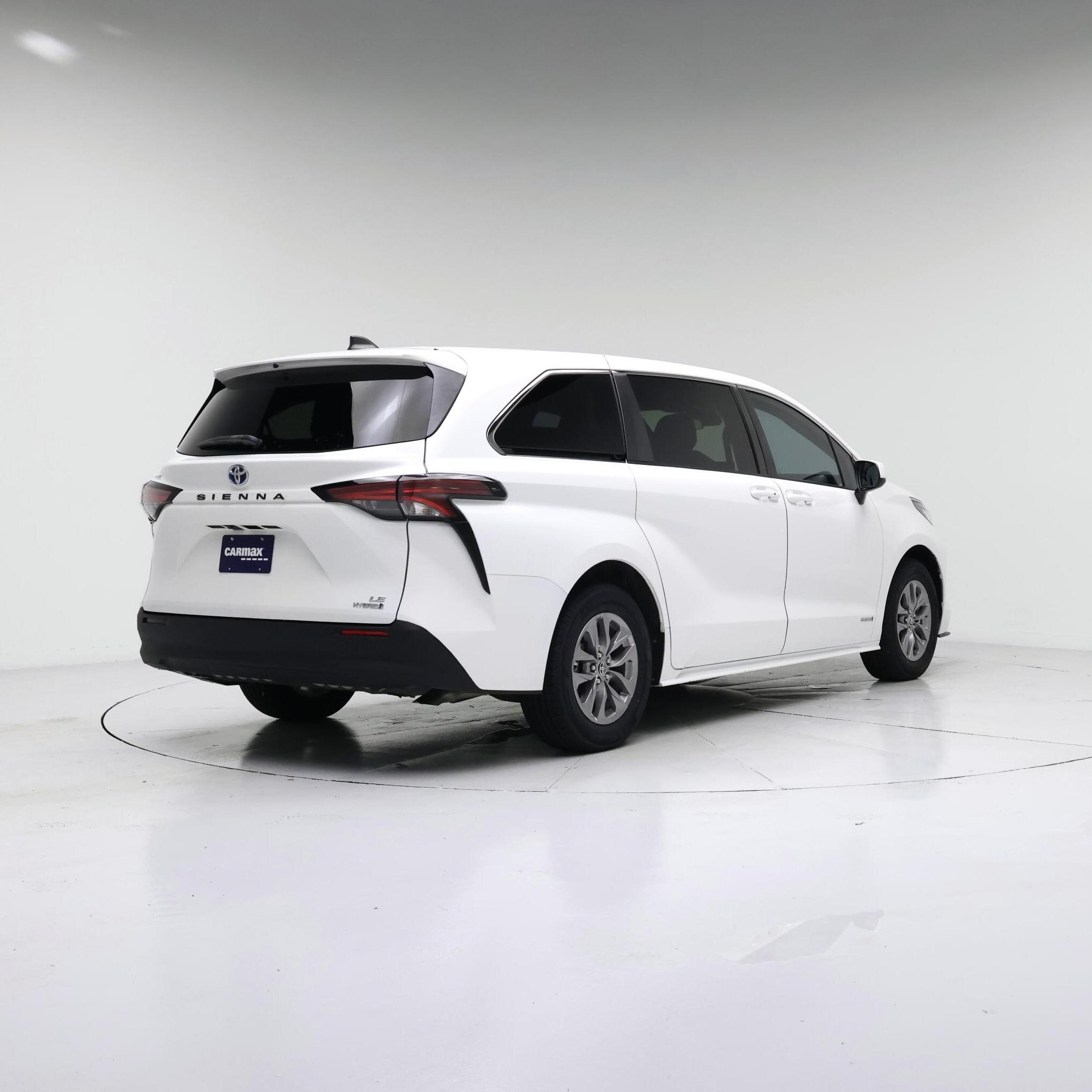 Thumbnail: 2021 Toyota Sienna - 8