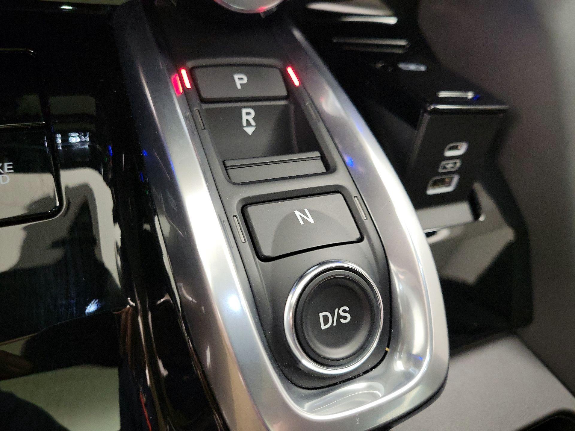 Thumbnail: 2023 Acura MDX - 18