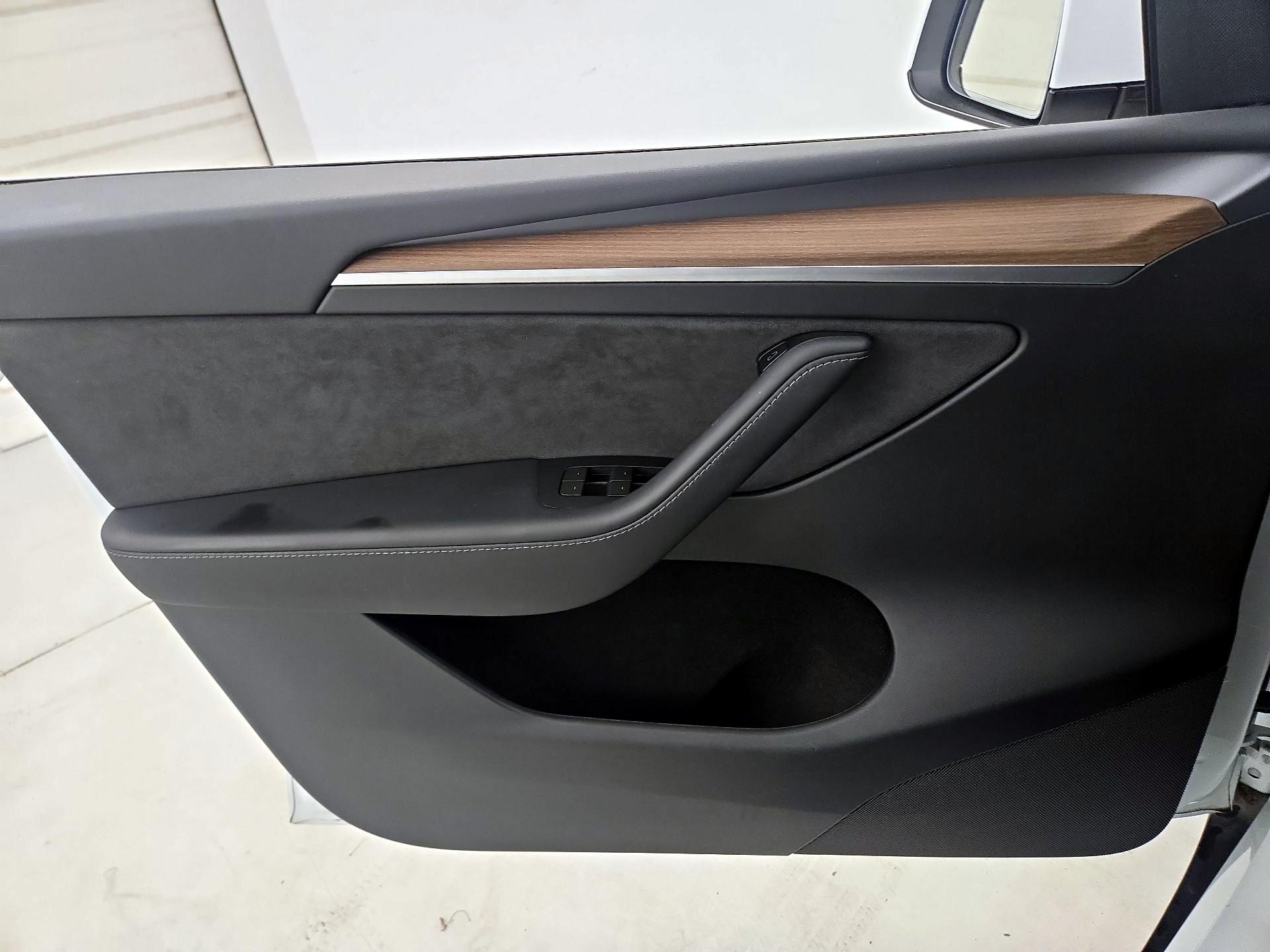 Thumbnail: 2024 Tesla Model Y - 12