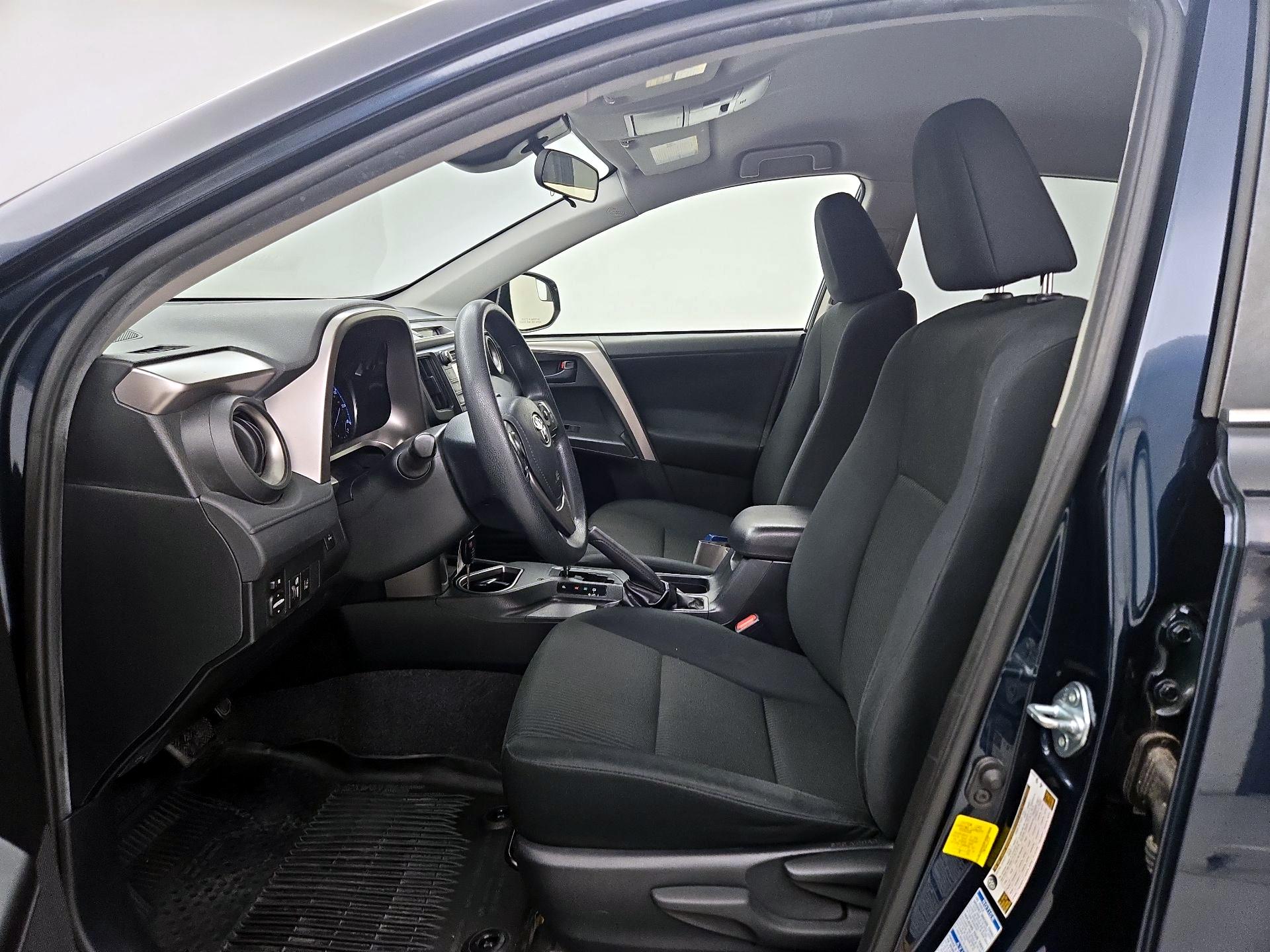 Thumbnail: 2018 Toyota RAV4 - 11