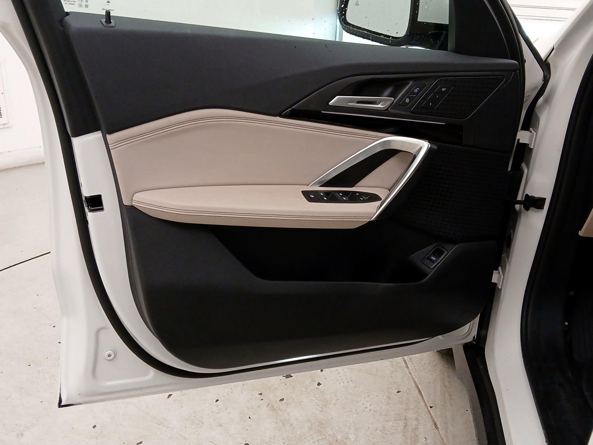 Thumbnail: 2023 BMW X1 - 10