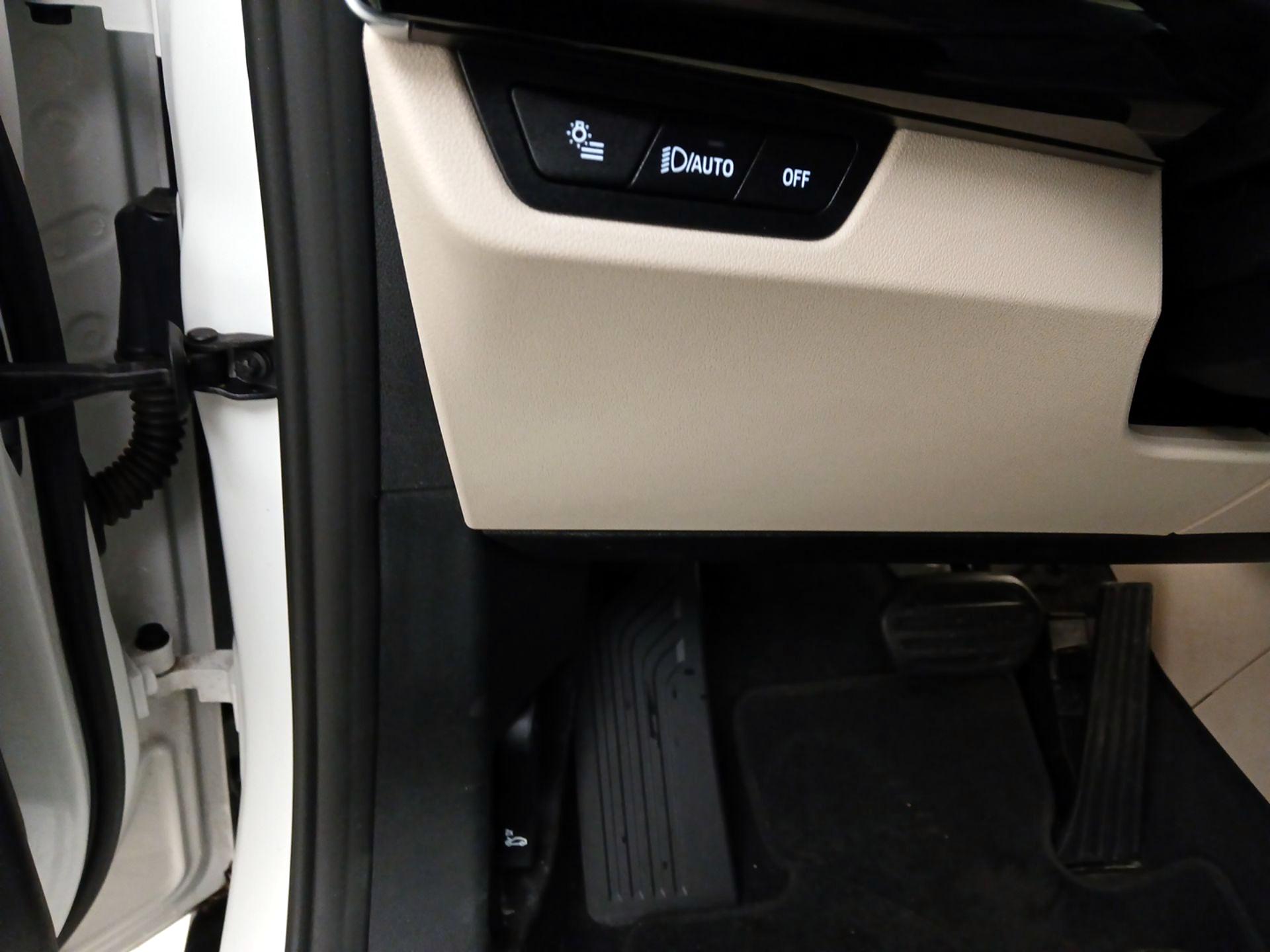 Thumbnail: 2023 BMW X1 - 11