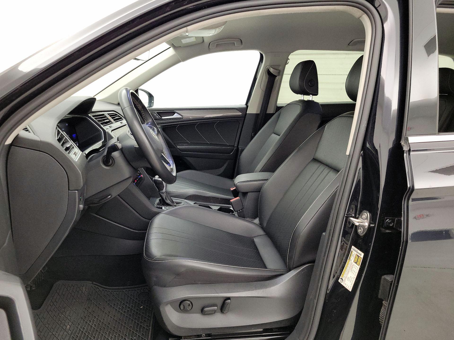 Thumbnail: 2023 Volkswagen Tiguan - 11