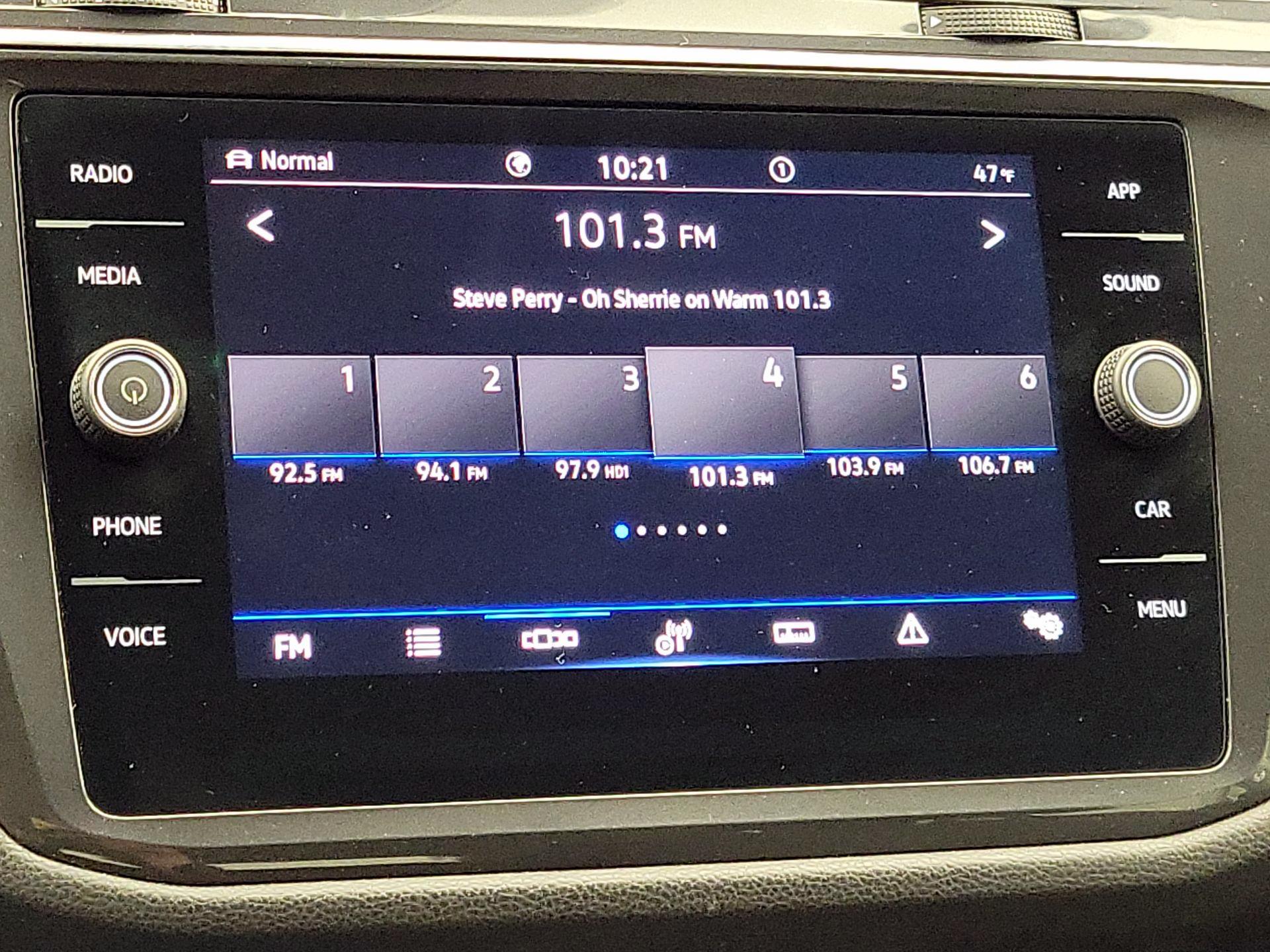 Thumbnail: 2023 Volkswagen Tiguan - 15