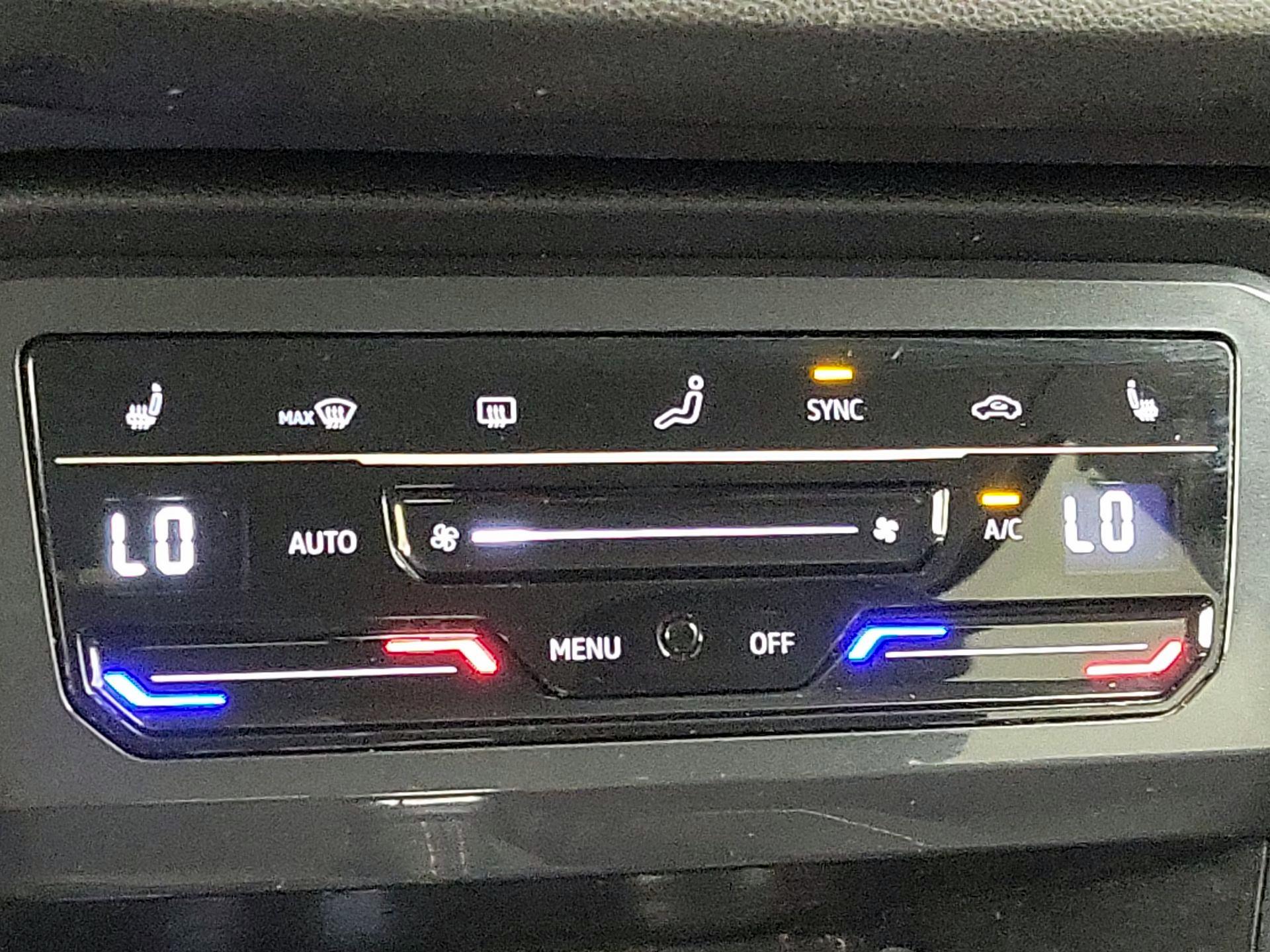 Thumbnail: 2023 Volkswagen Tiguan - 16