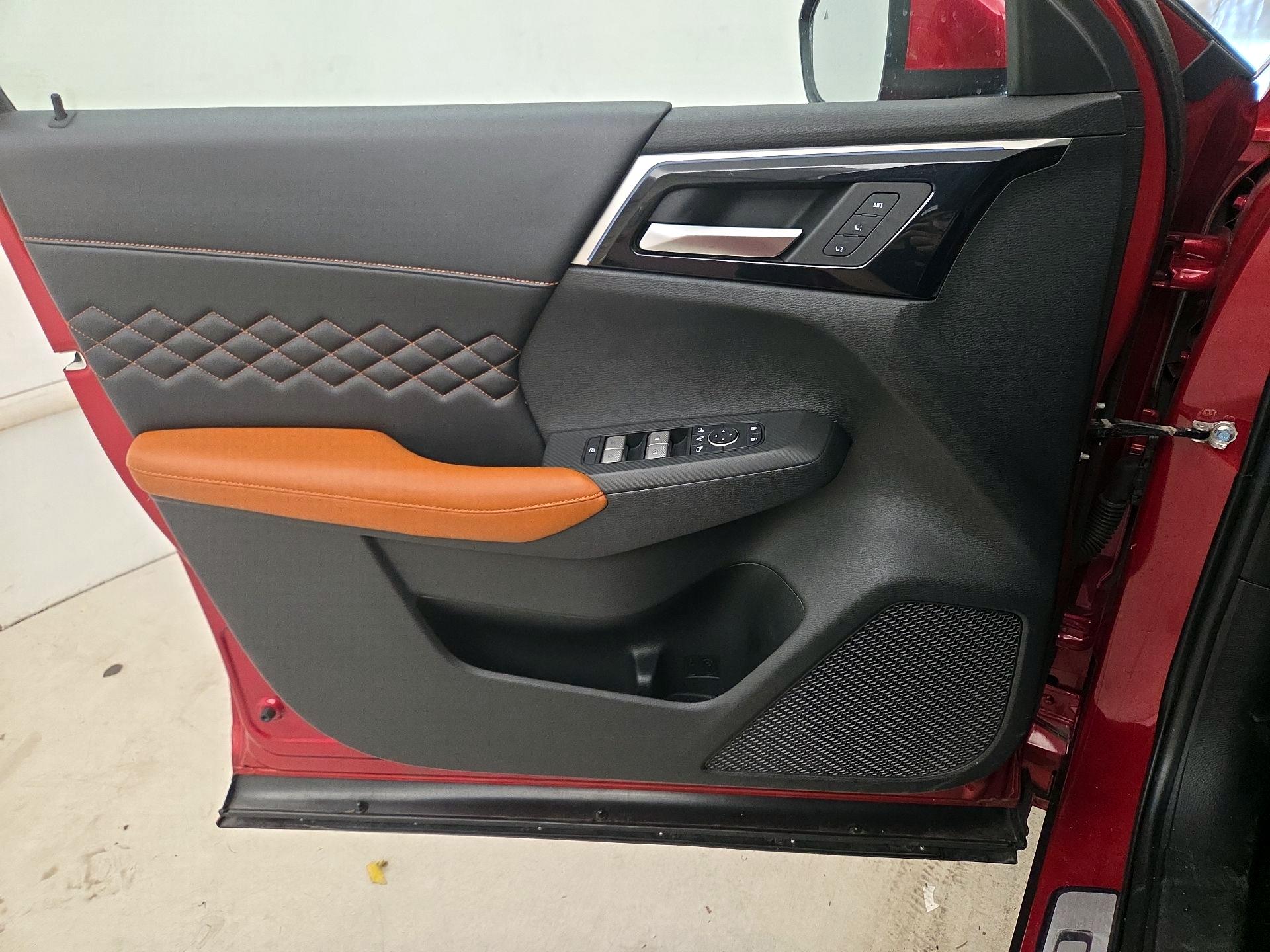 Thumbnail: 2022 Mitsubishi Outlander - 12