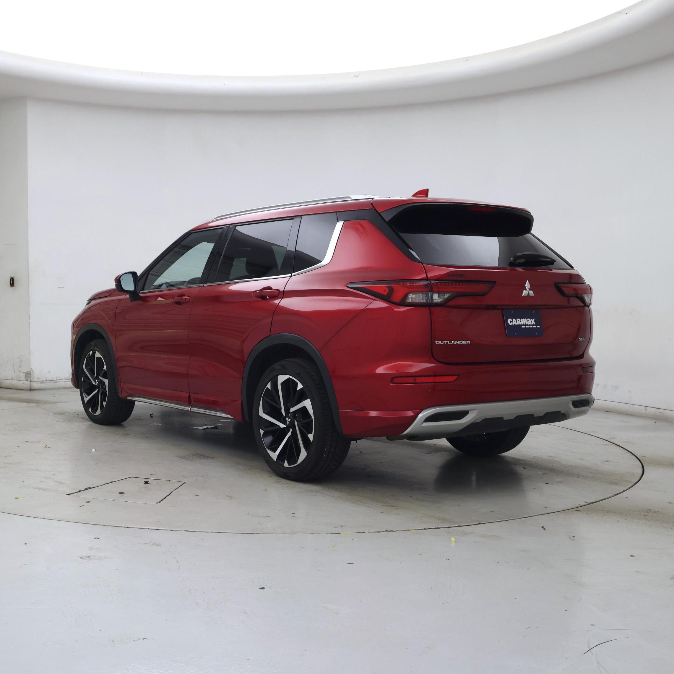 Thumbnail: 2022 Mitsubishi Outlander - 2