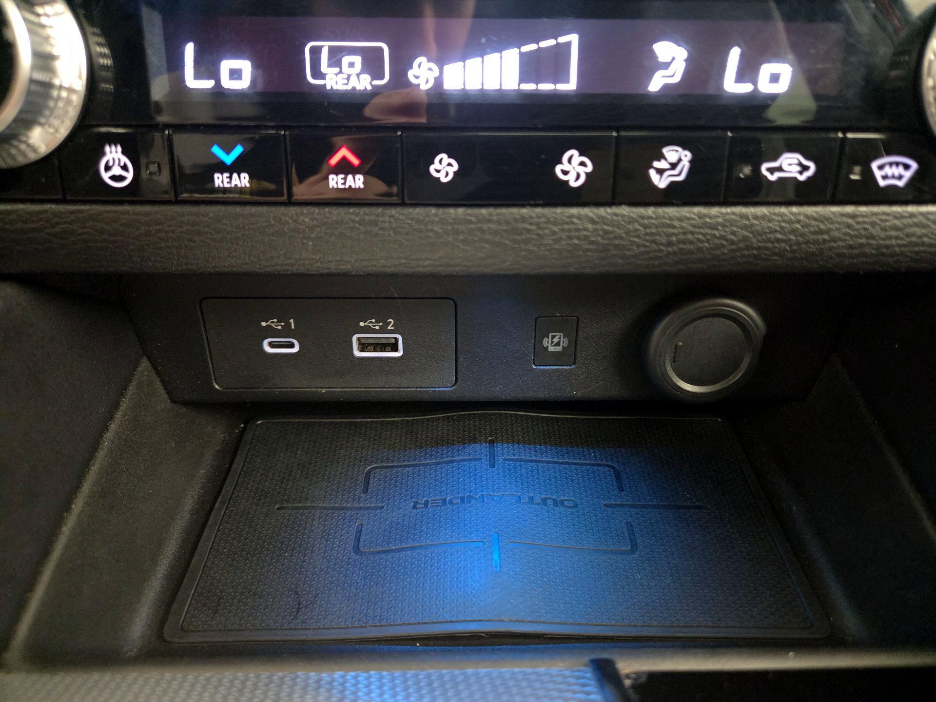 Thumbnail: 2022 Mitsubishi Outlander - 19