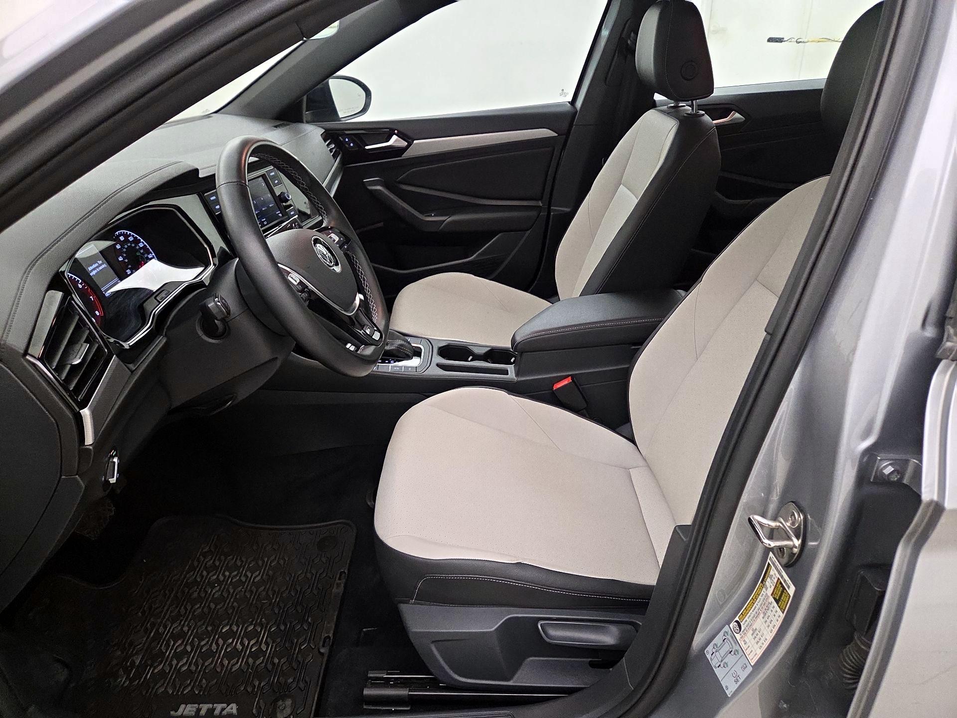 Thumbnail: 2021 Volkswagen Jetta - 11