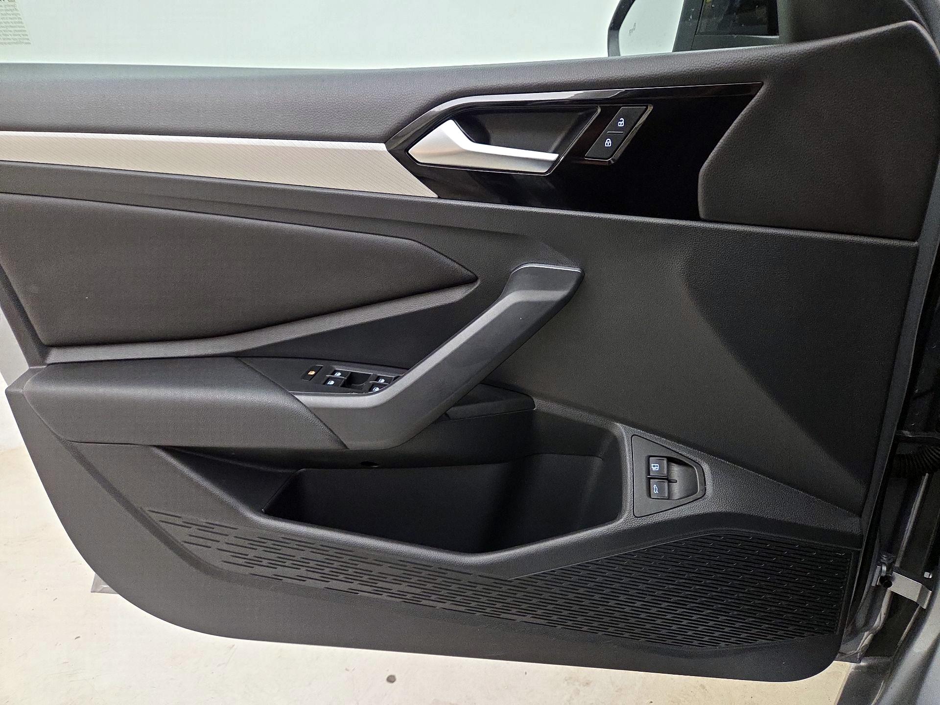 Thumbnail: 2021 Volkswagen Jetta - 12