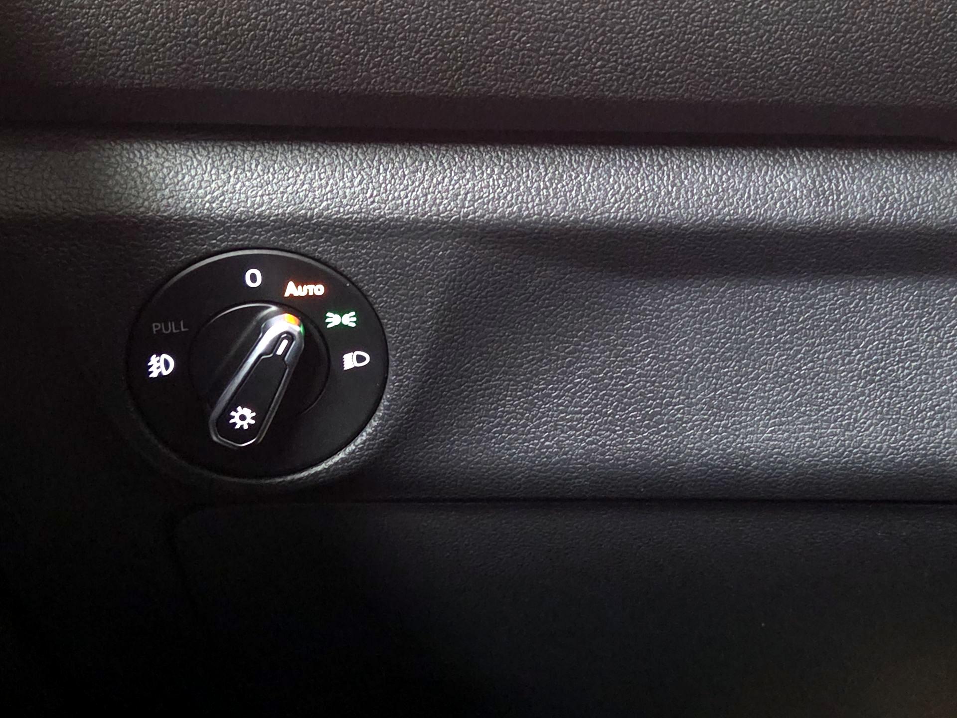 Thumbnail: 2021 Volkswagen Jetta - 13