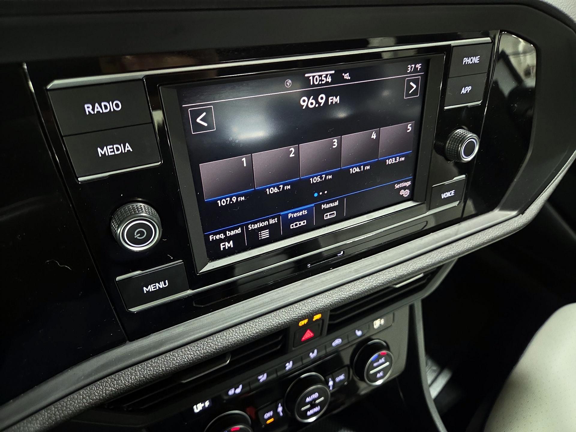 Thumbnail: 2021 Volkswagen Jetta - 15