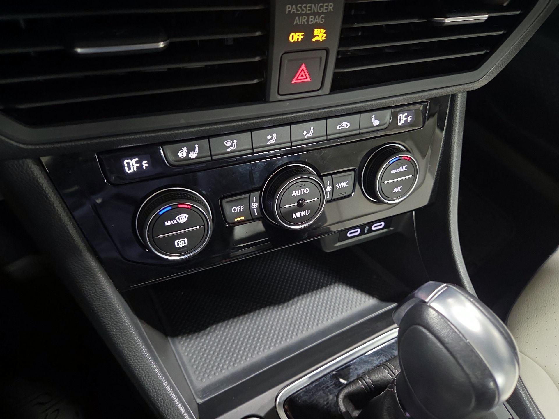 Thumbnail: 2021 Volkswagen Jetta - 16