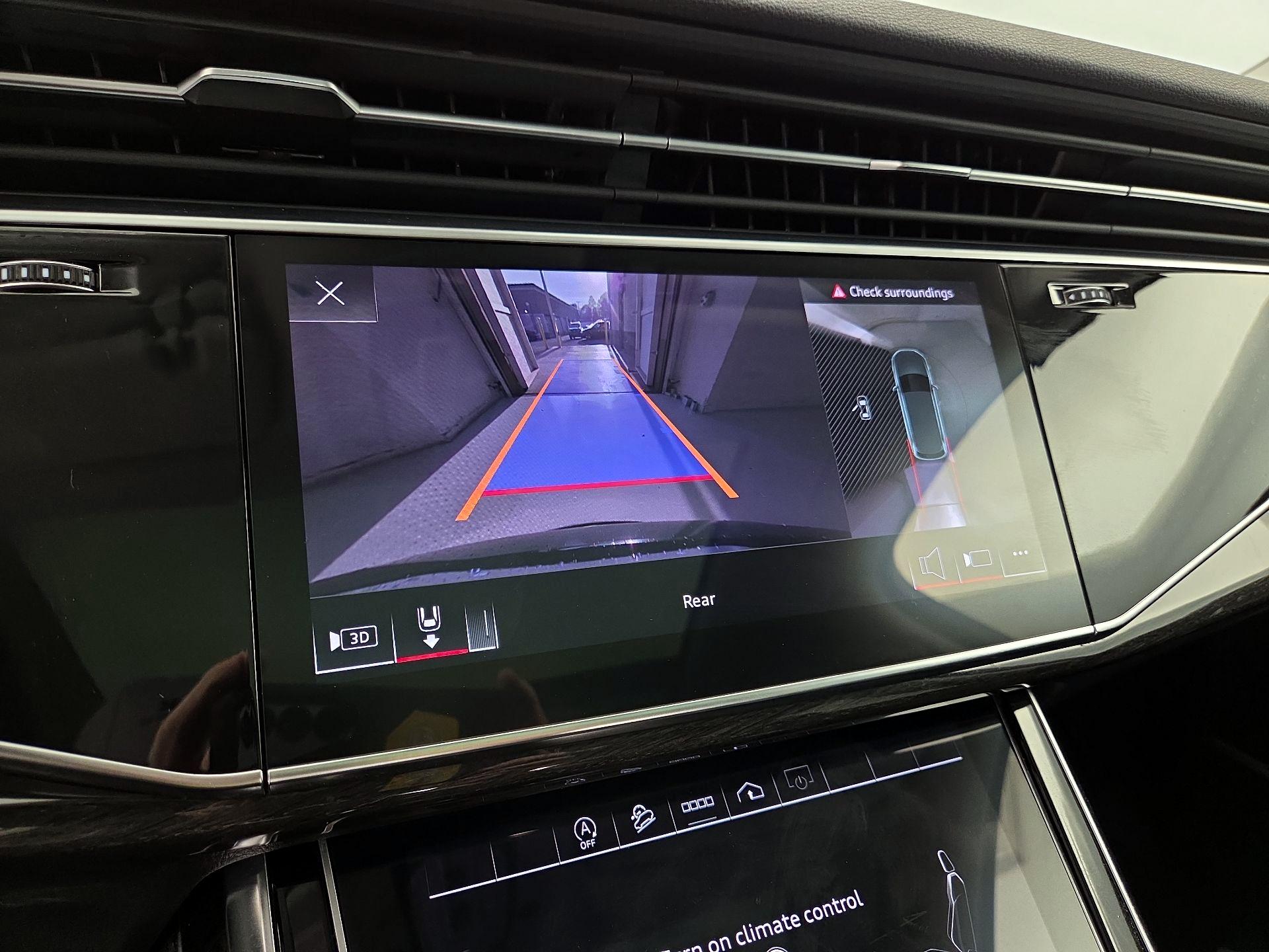 Thumbnail: 2022 Audi Q7 - 15