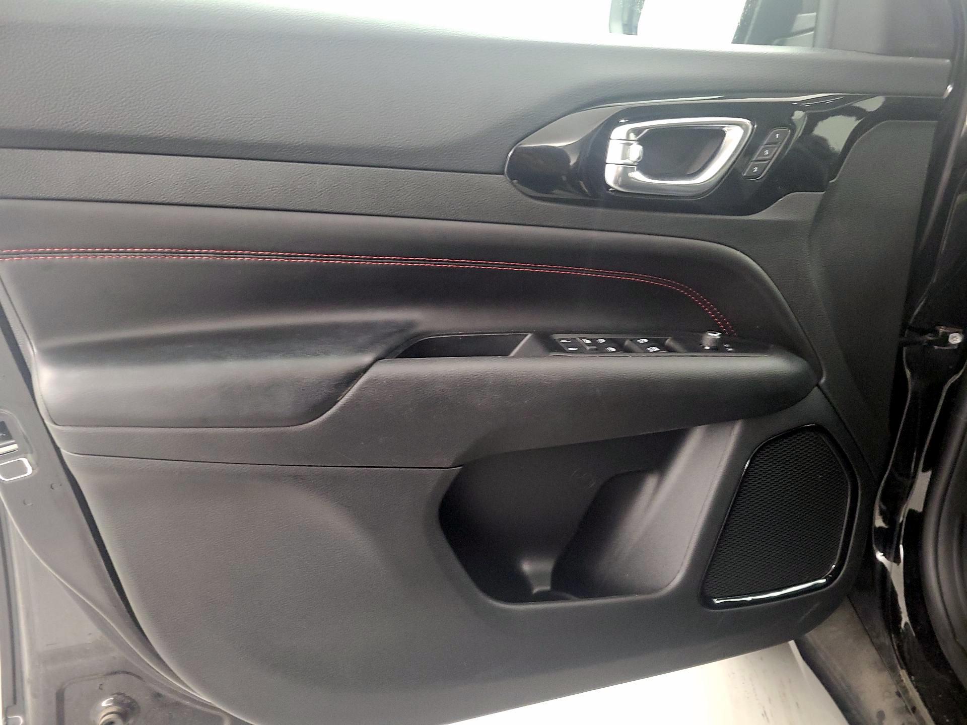 Thumbnail: 2022 Jeep Compass - 12