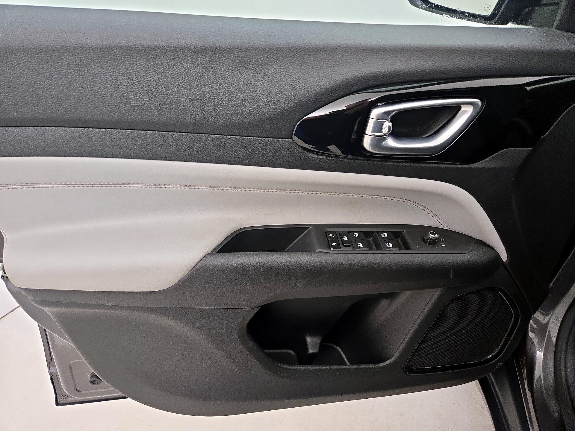 Thumbnail: 2023 Jeep Compass - 12