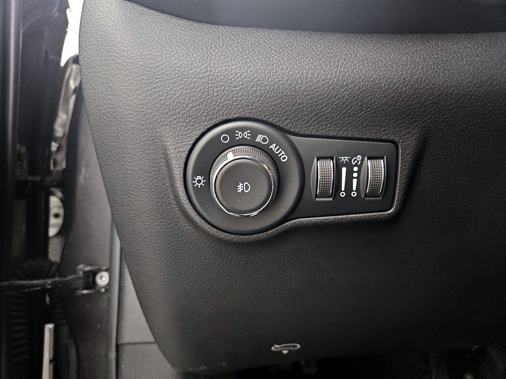 Thumbnail: 2023 Jeep Compass - 13