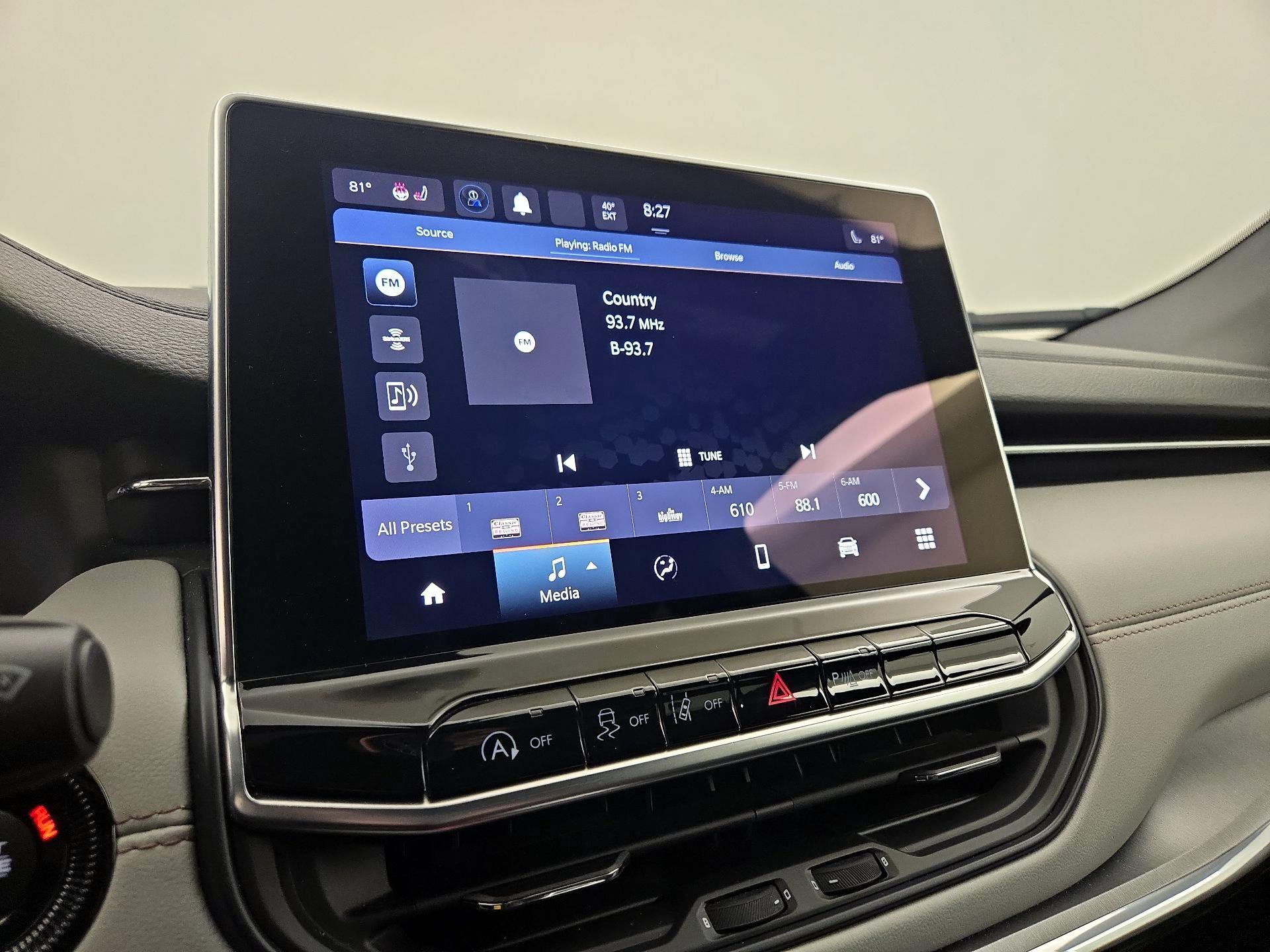 Thumbnail: 2023 Jeep Compass - 15
