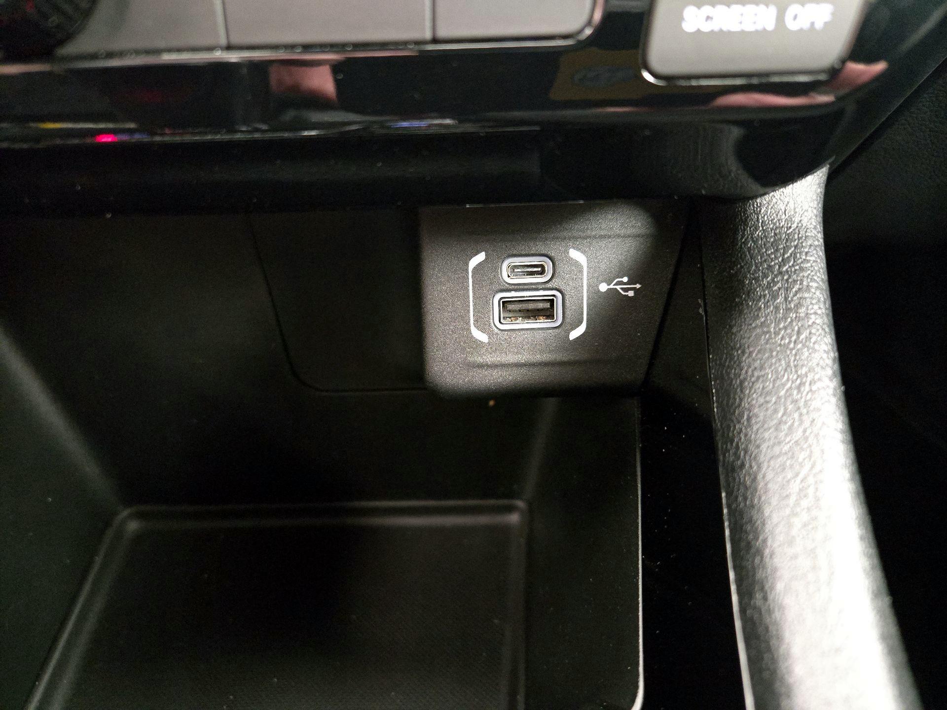 Thumbnail: 2023 Jeep Compass - 18