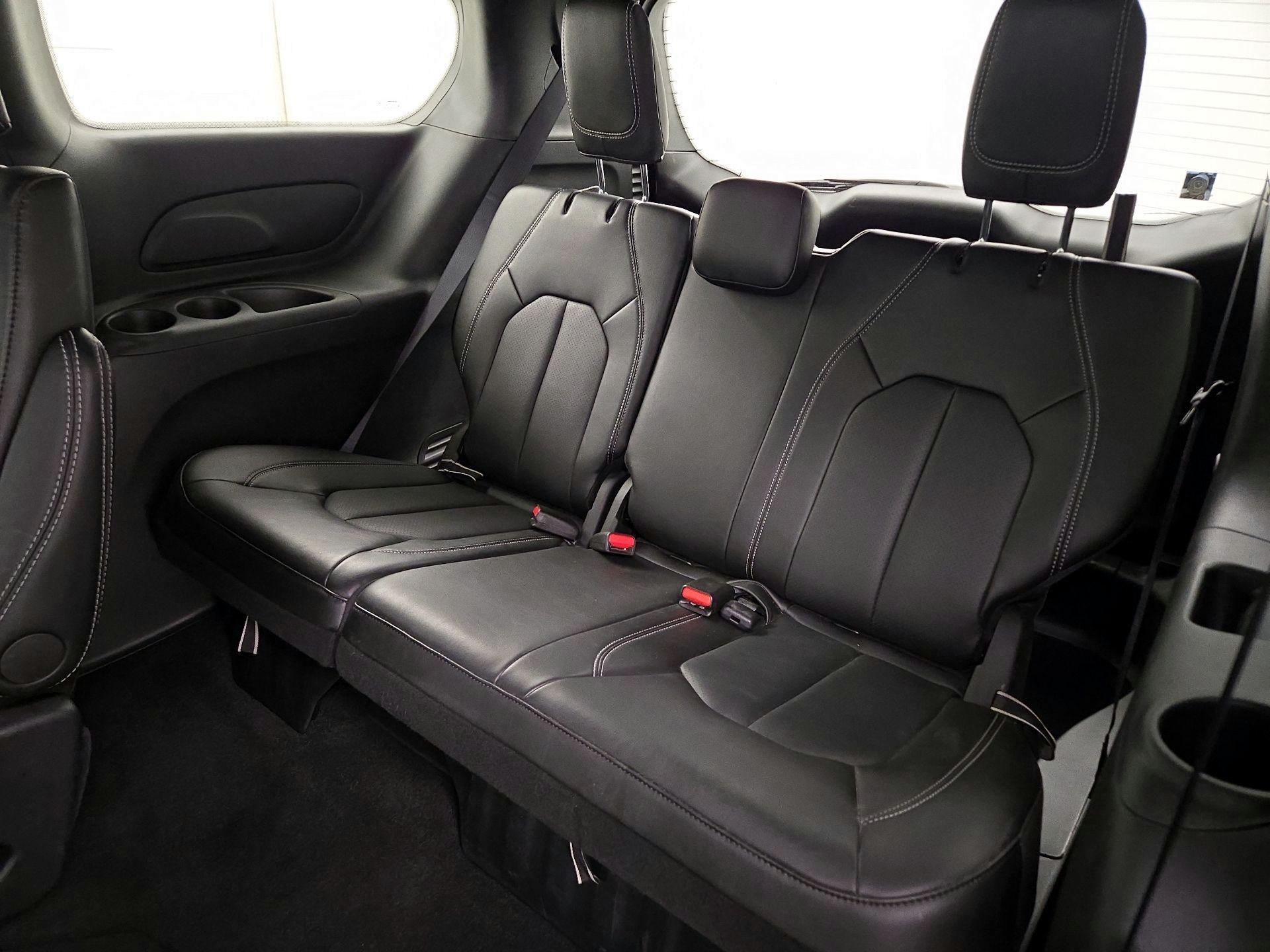 Thumbnail: 2025 Chrysler Pacifica - 20