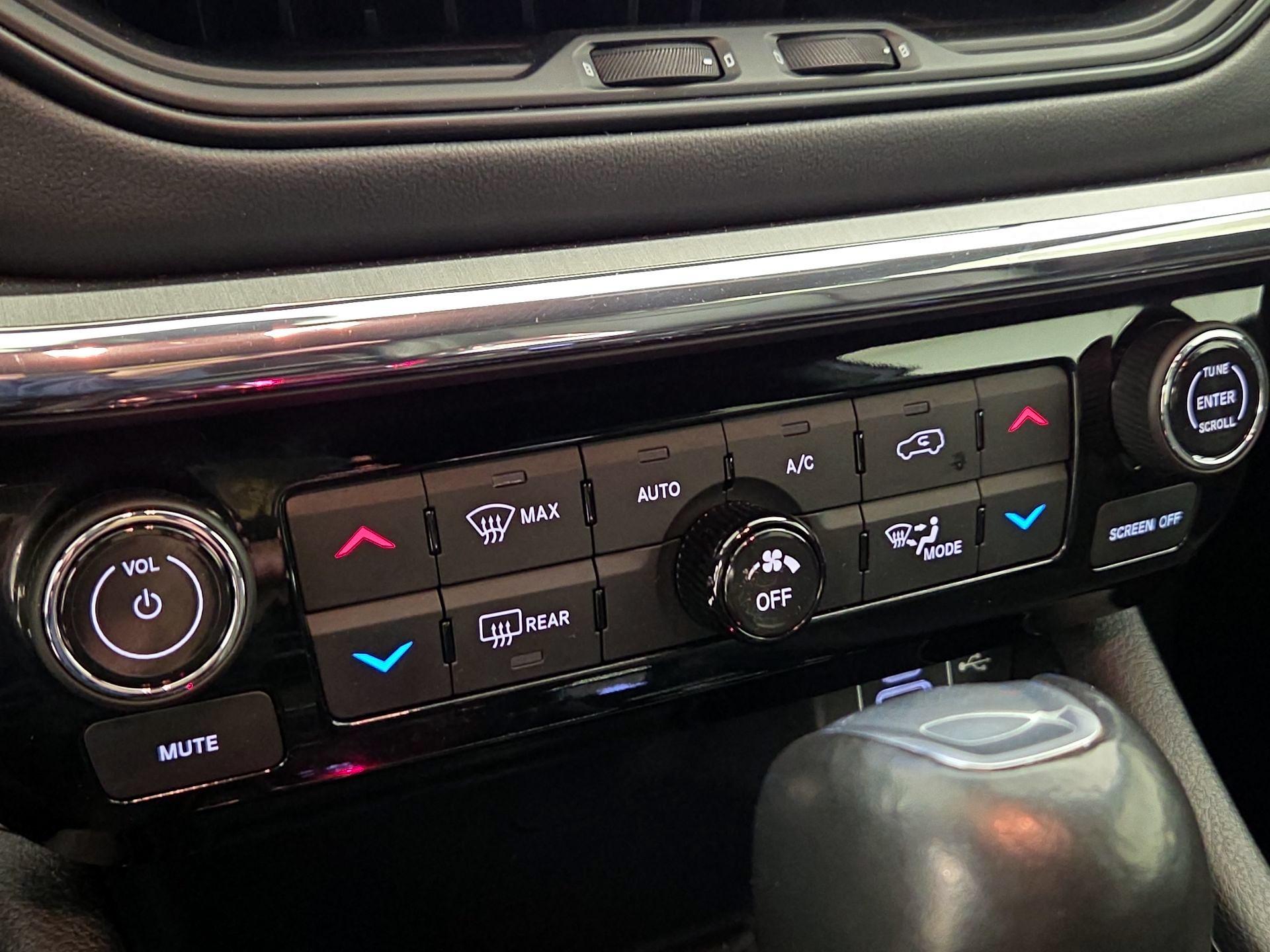 Thumbnail: 2022 Jeep Compass - 14