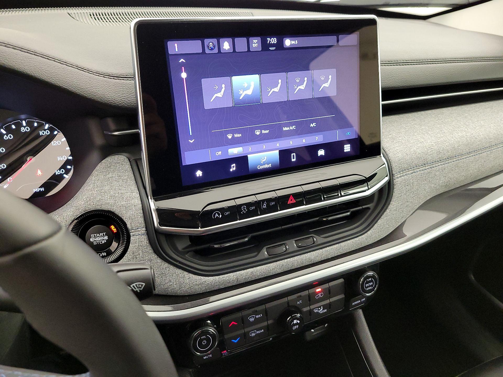 Thumbnail: 2022 Jeep Compass - 16