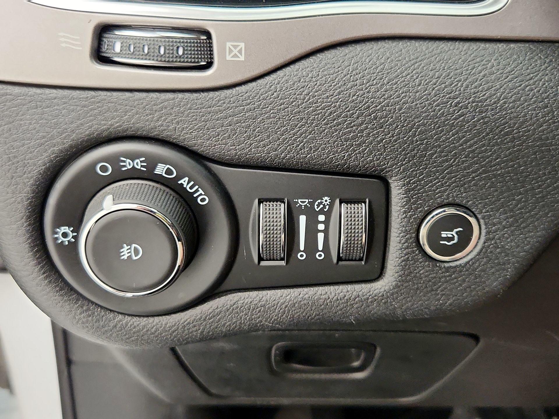 Thumbnail: 2022 Jeep Cherokee - 13