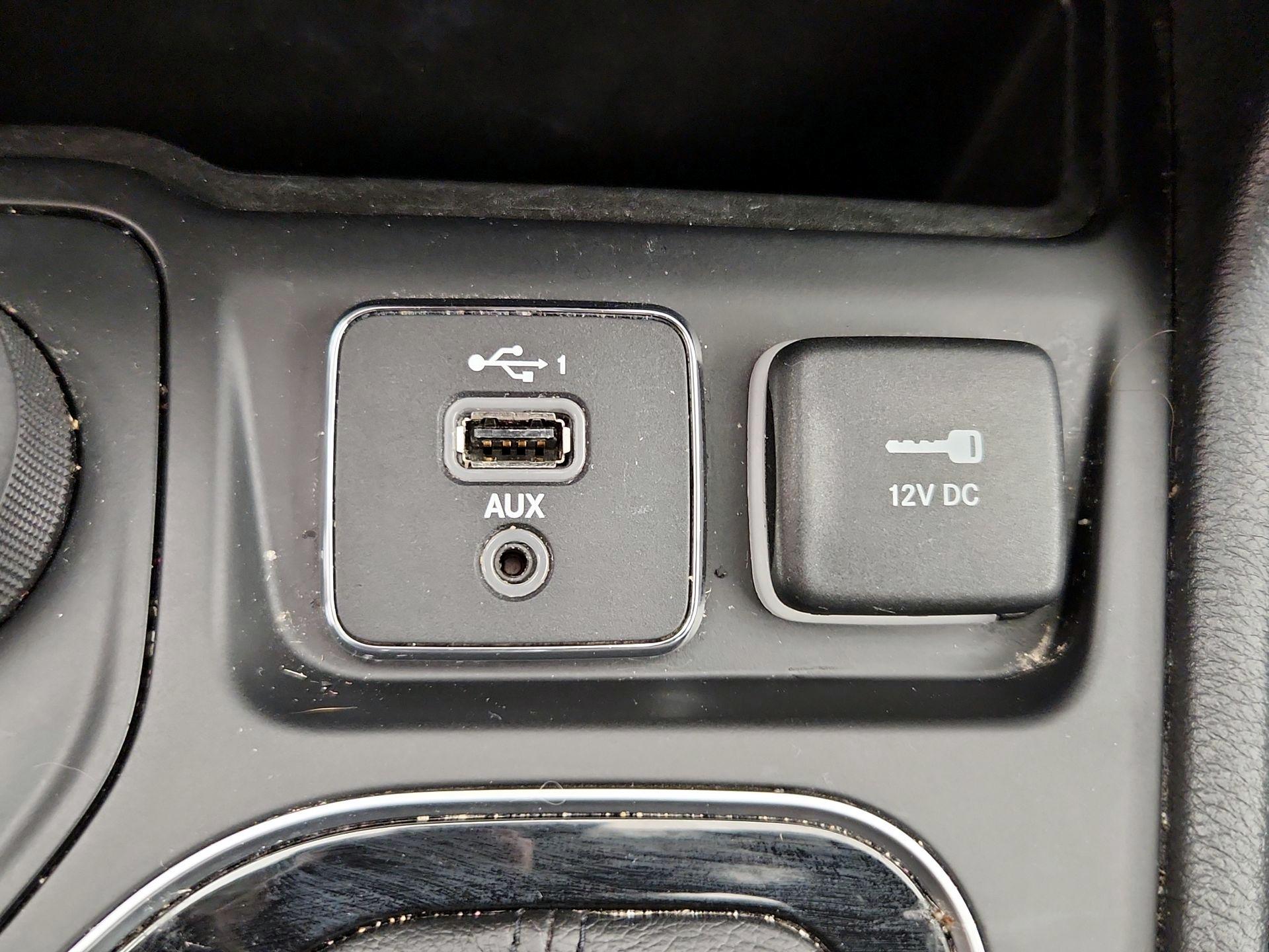 Thumbnail: 2022 Jeep Cherokee - 18