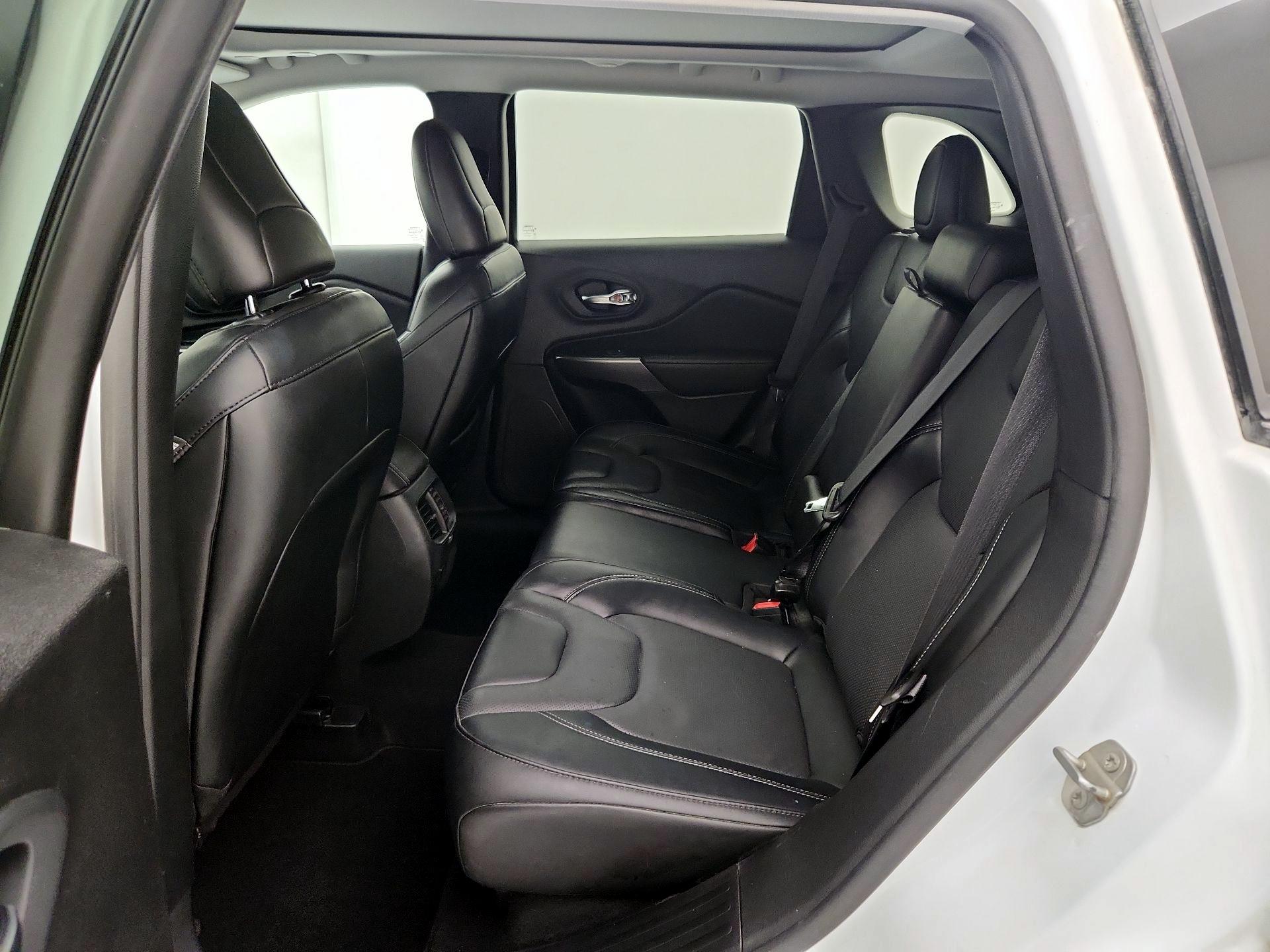 Thumbnail: 2022 Jeep Cherokee - 20