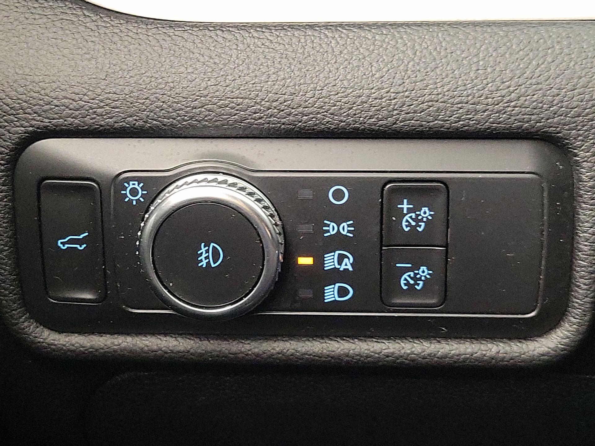 Thumbnail: 2021 Ford Explorer - 13