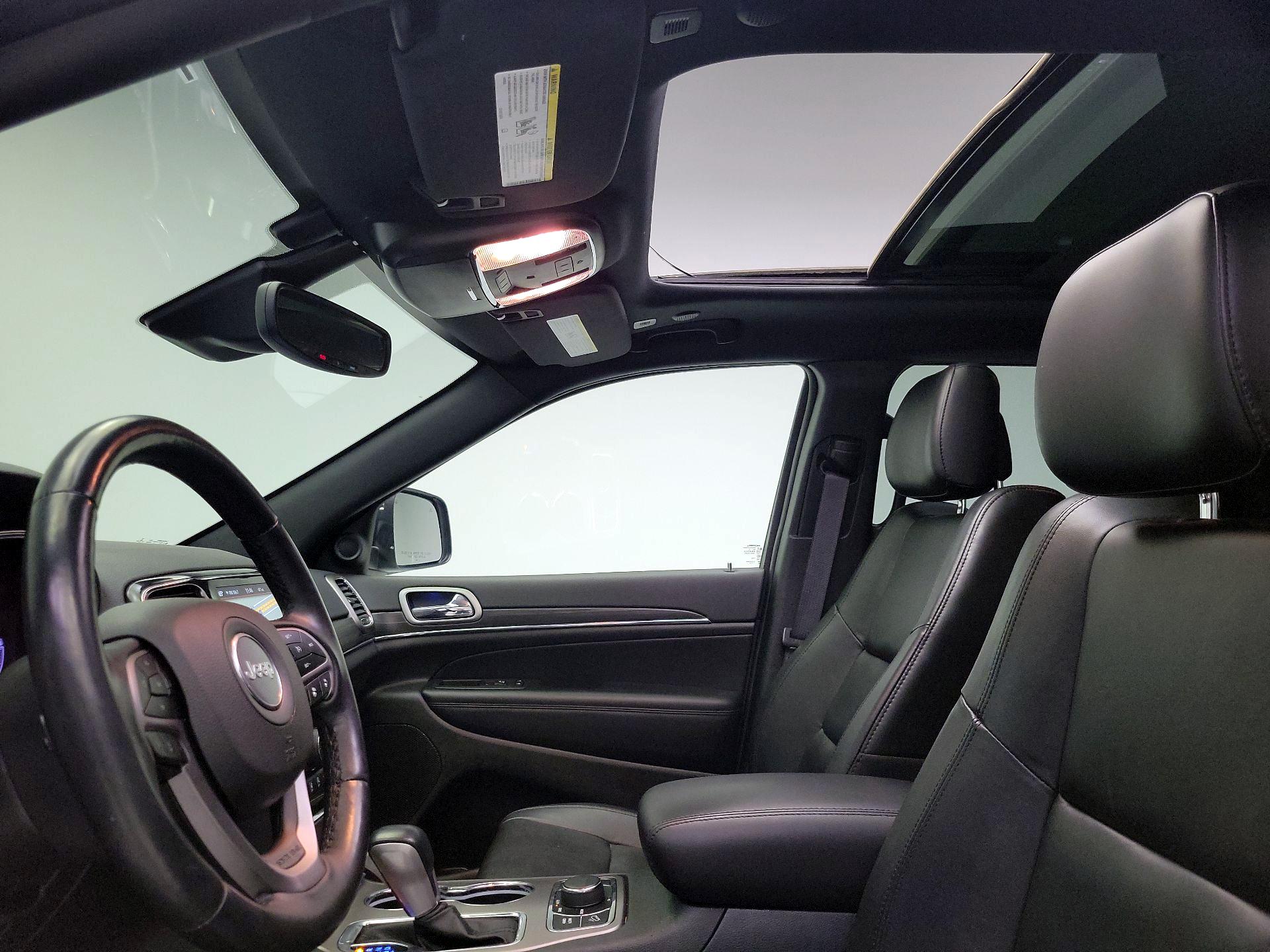 Thumbnail: 2022 Jeep Grand Cherokee - 20
