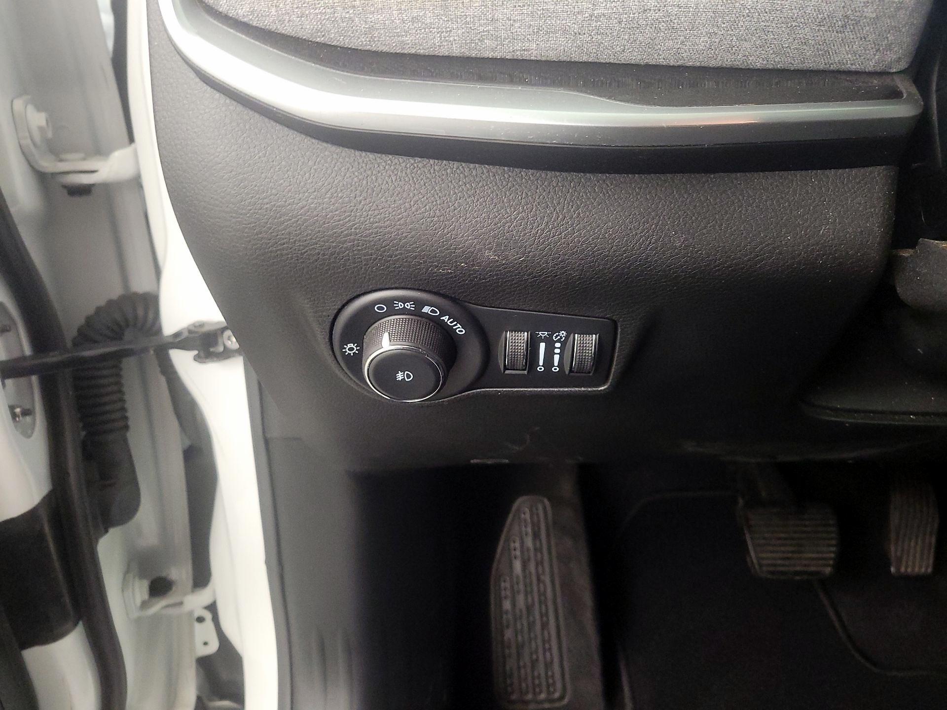 Thumbnail: 2022 Jeep Compass - 13