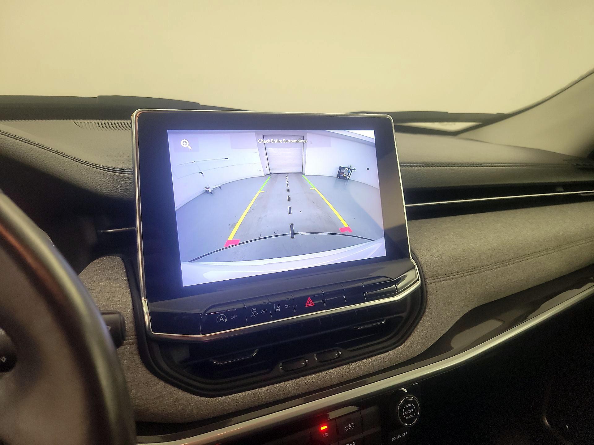 Thumbnail: 2022 Jeep Compass - 14