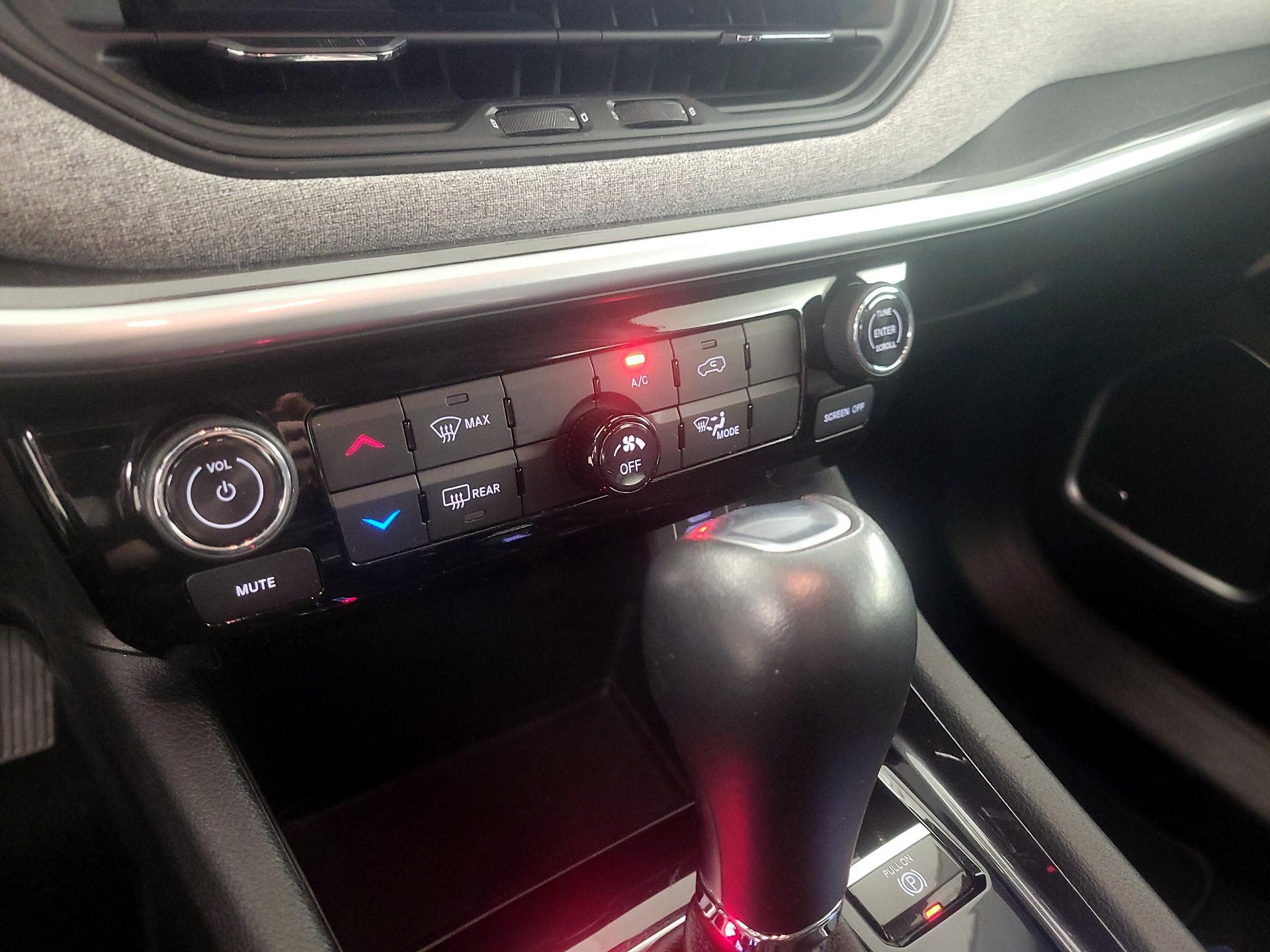 Thumbnail: 2022 Jeep Compass - 16