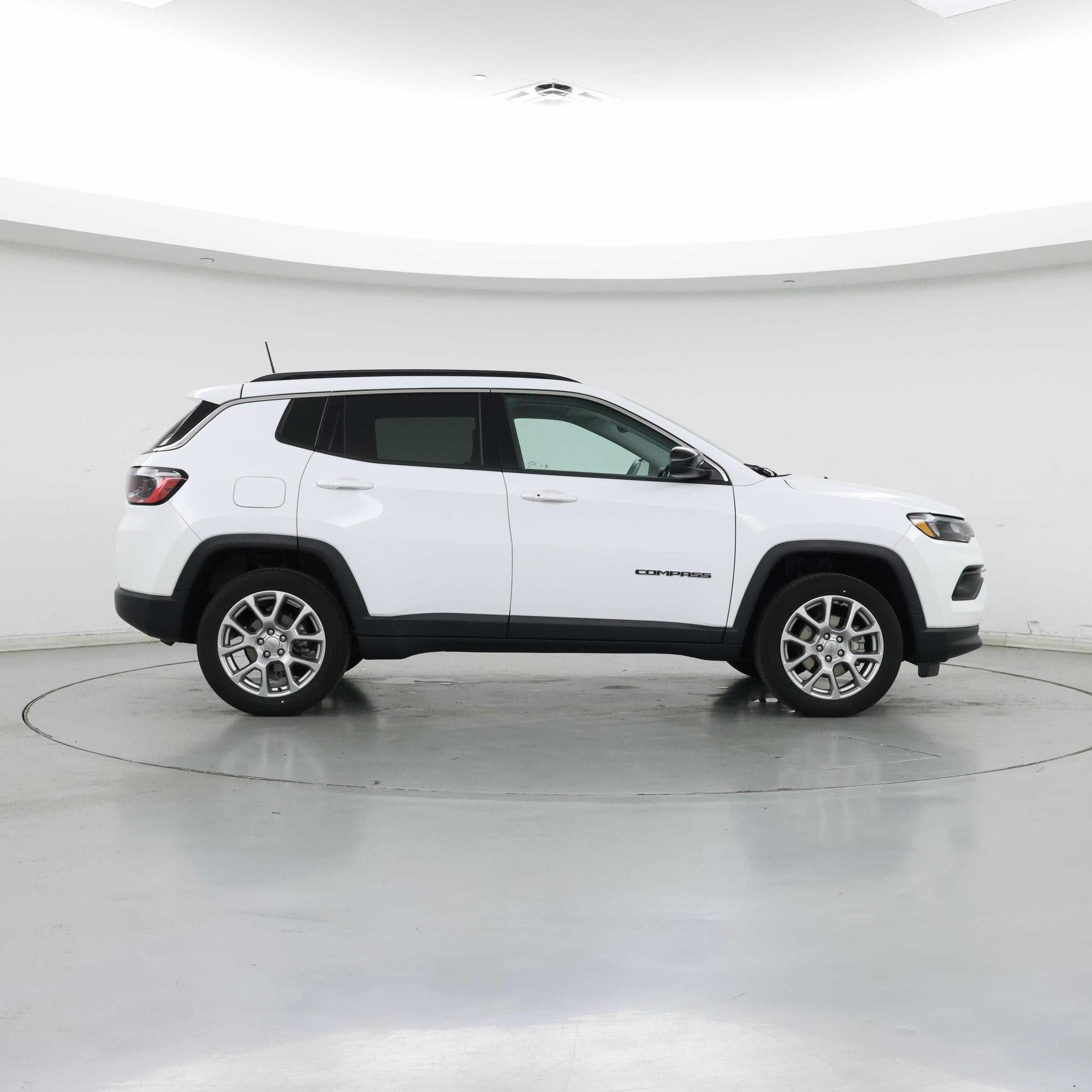 Thumbnail: 2022 Jeep Compass - 7