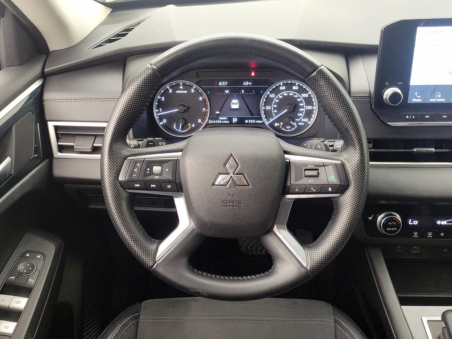 Thumbnail: 2022 Mitsubishi Outlander - 10