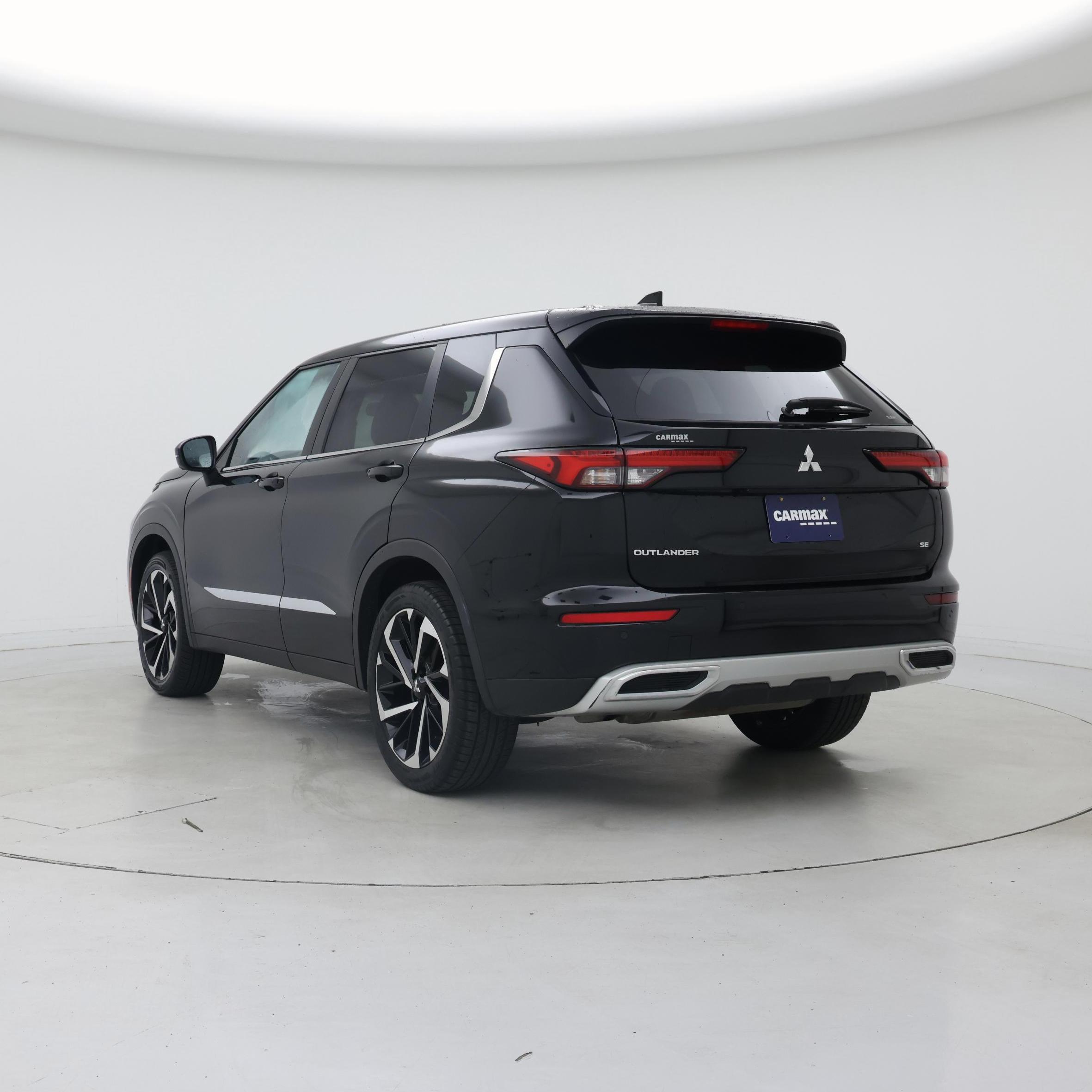 Thumbnail: 2022 Mitsubishi Outlander - 2