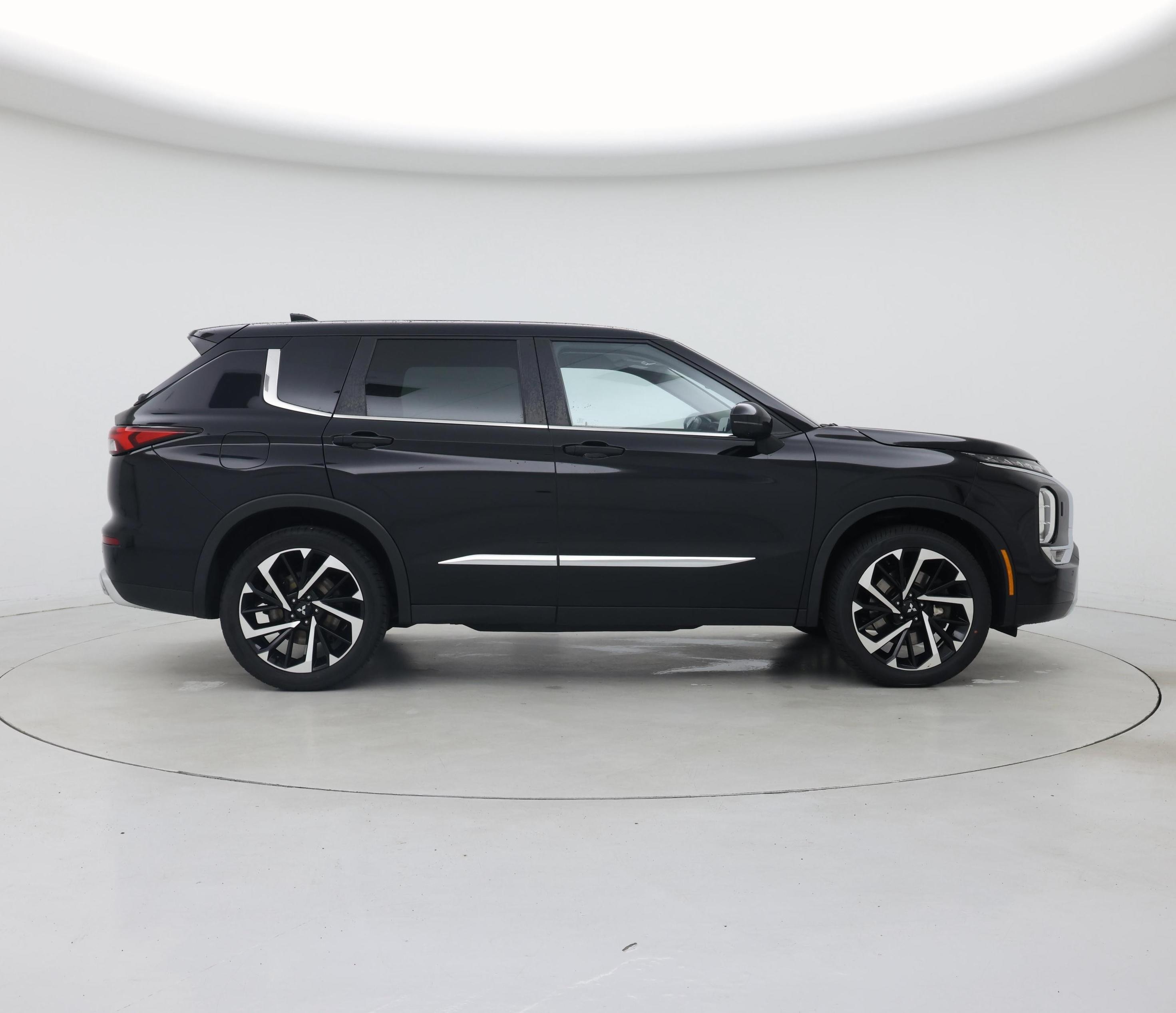 Thumbnail: 2022 Mitsubishi Outlander - 7