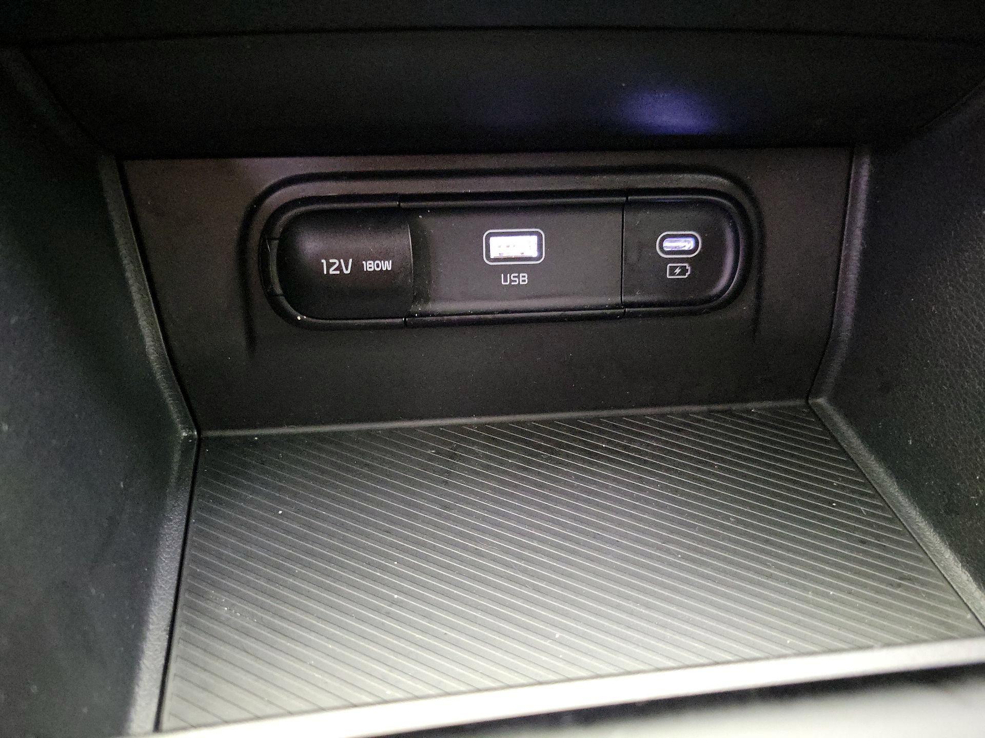 Thumbnail: 2025 Kia Sportage - 18