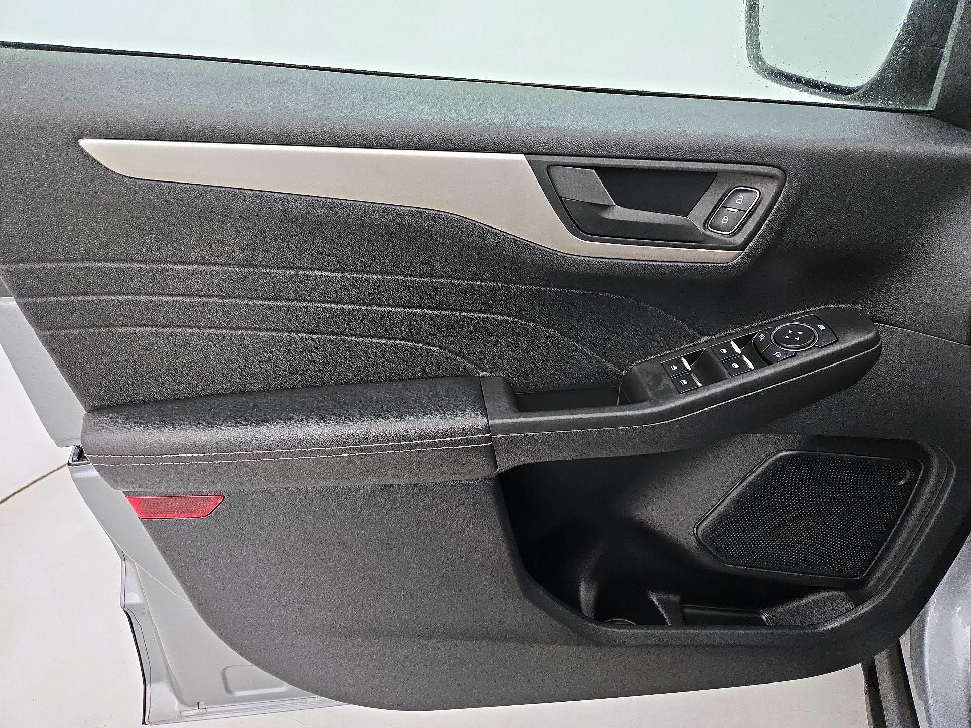 Thumbnail: 2022 Ford Escape - 12