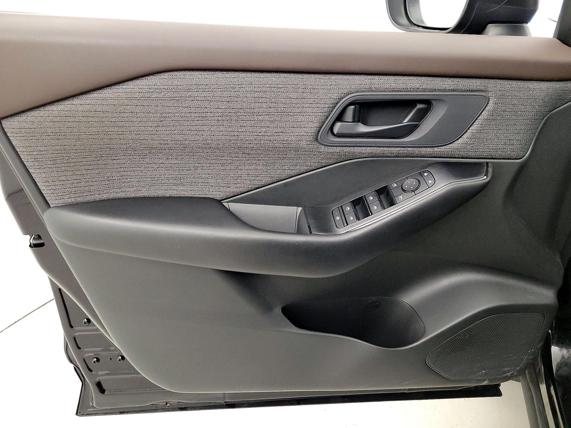 Thumbnail: 2023 Nissan Rogue - 12